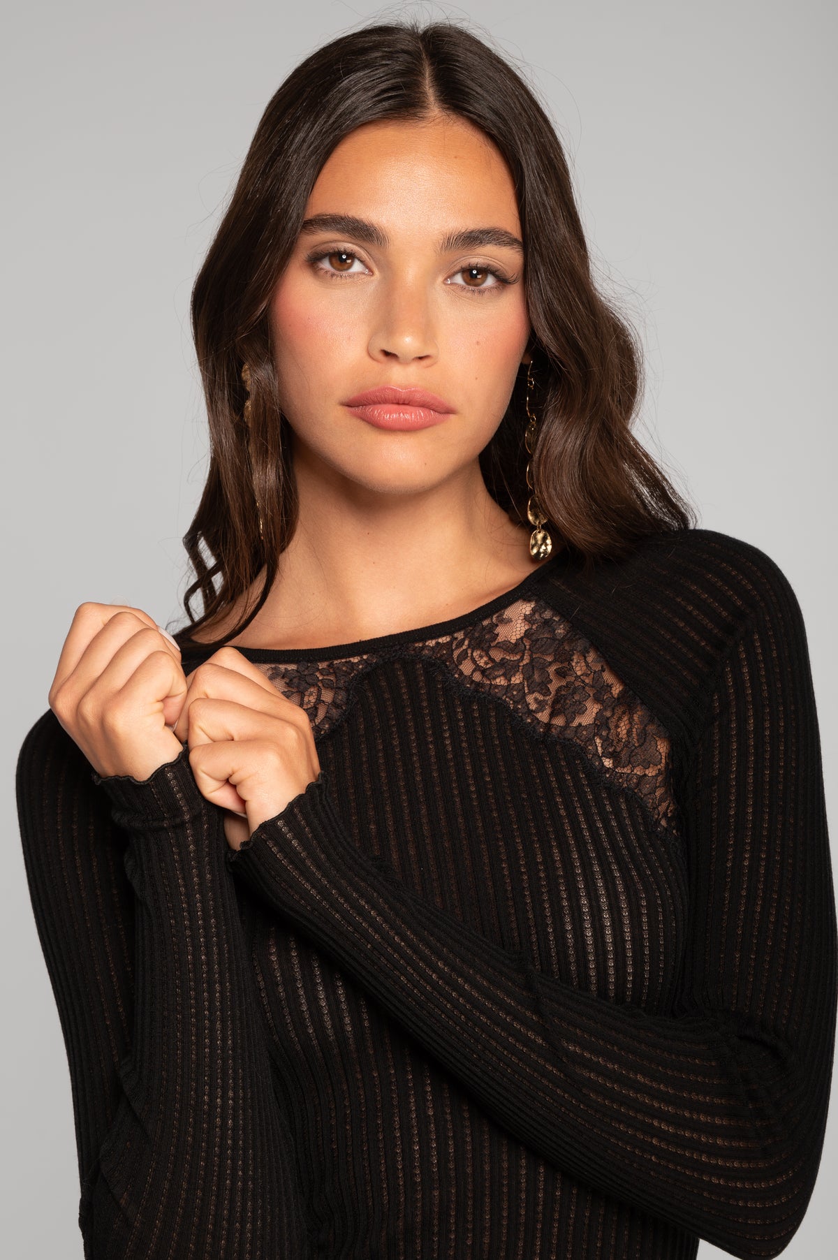 Long sleeves roundneck shirt in ajouré wool and silk with Chantilly lace 7849
