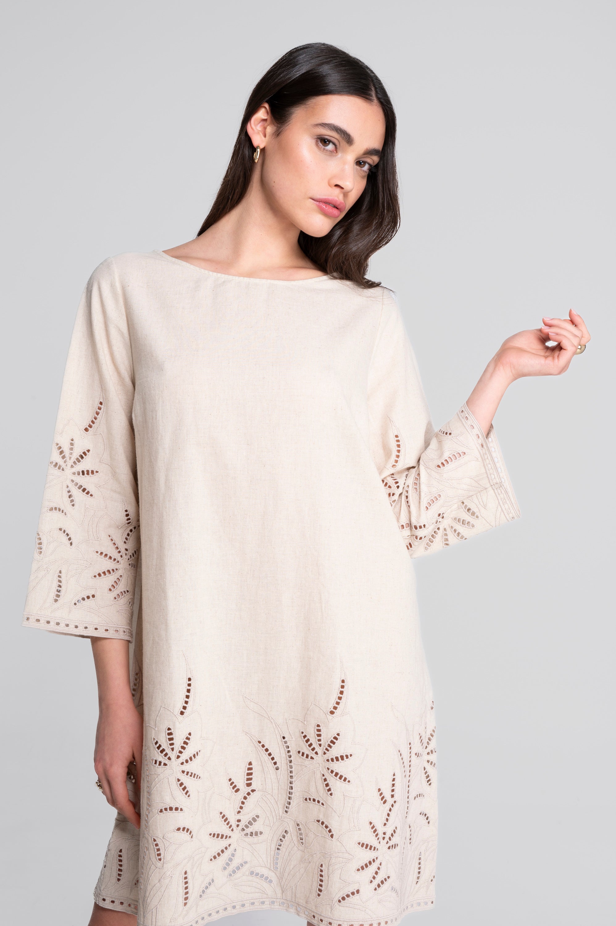 Cotton-linen dress with foliage embroidery 7532