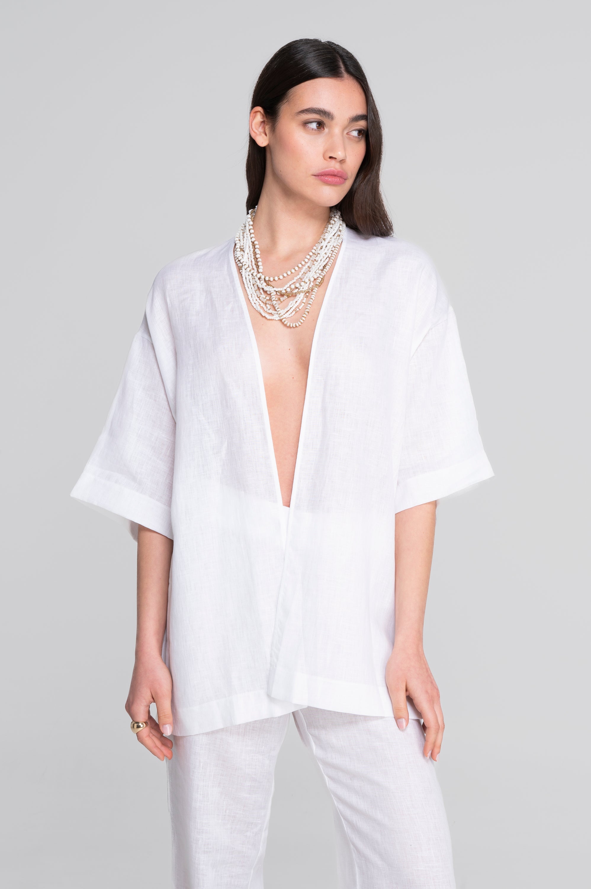 Linen kimono with flared sleeves and side slits 7553L