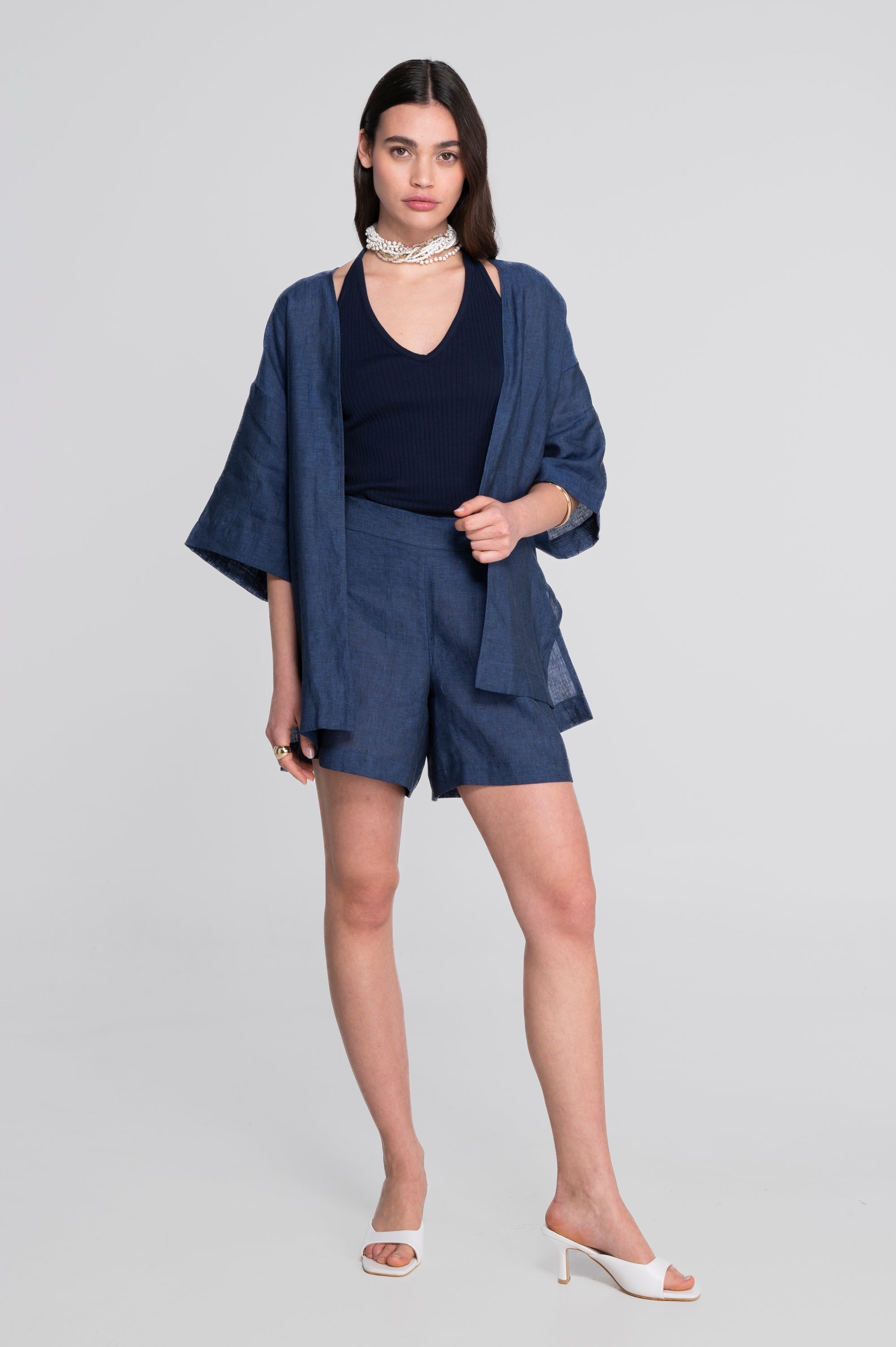 Linen kimono with flared sleeves and side slits 7553L