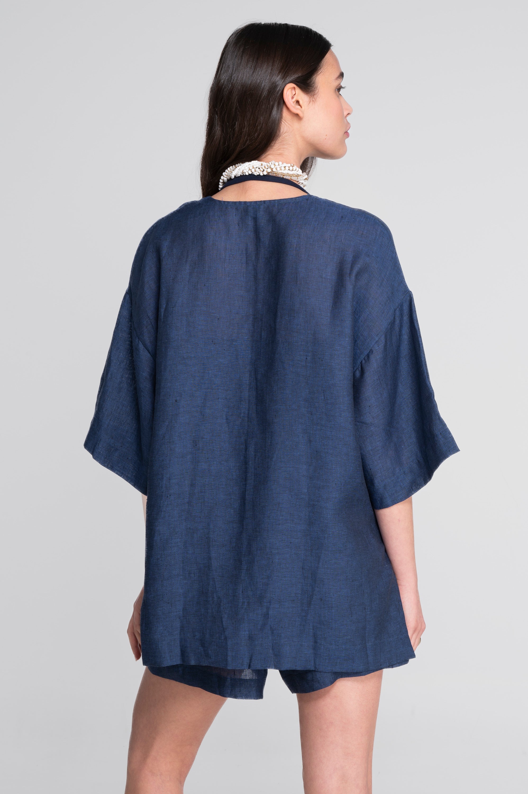 Linen kimono with flared sleeves and side slits 7553L