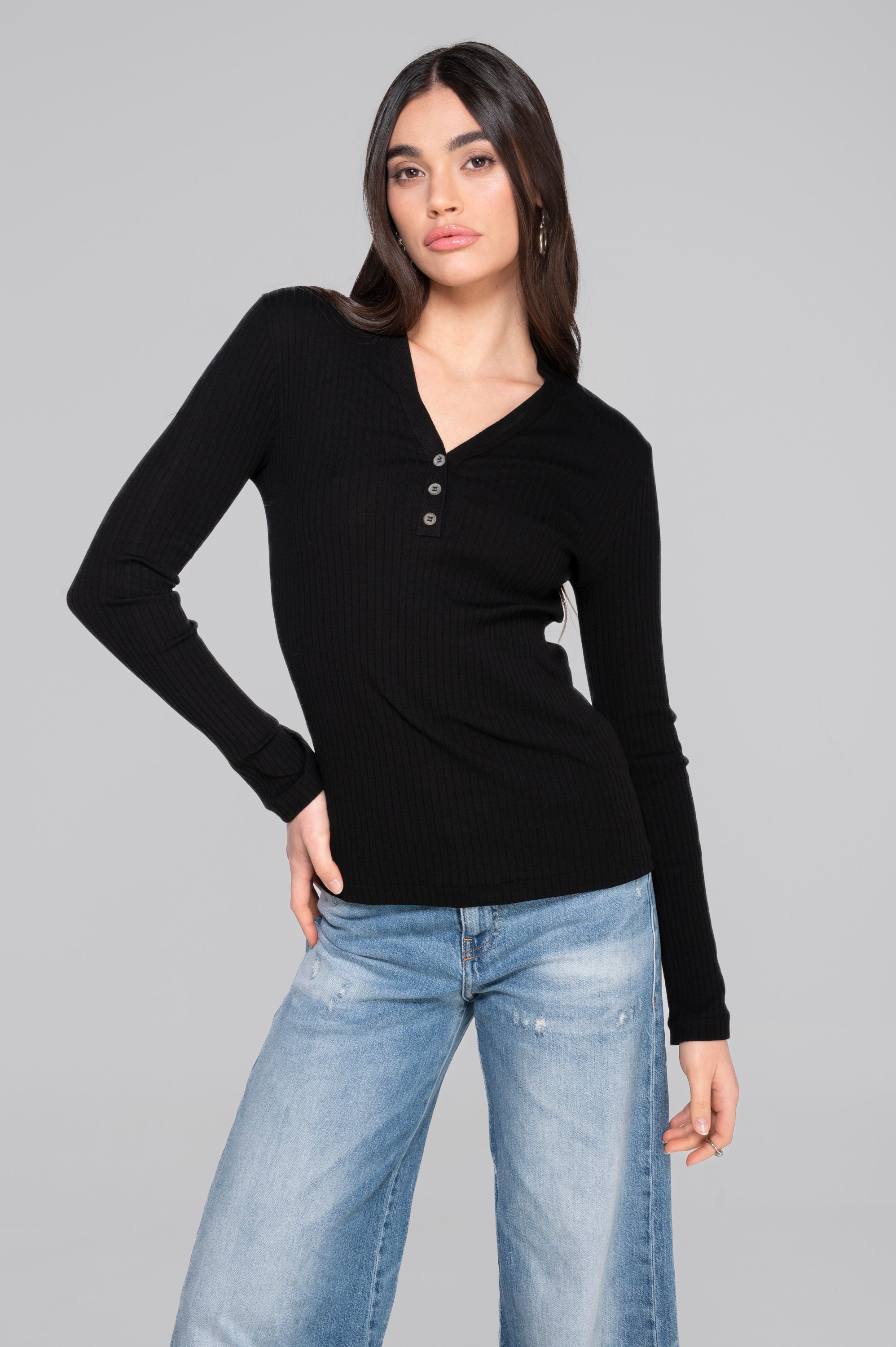 Cotton long sleeves henley shirt 7565