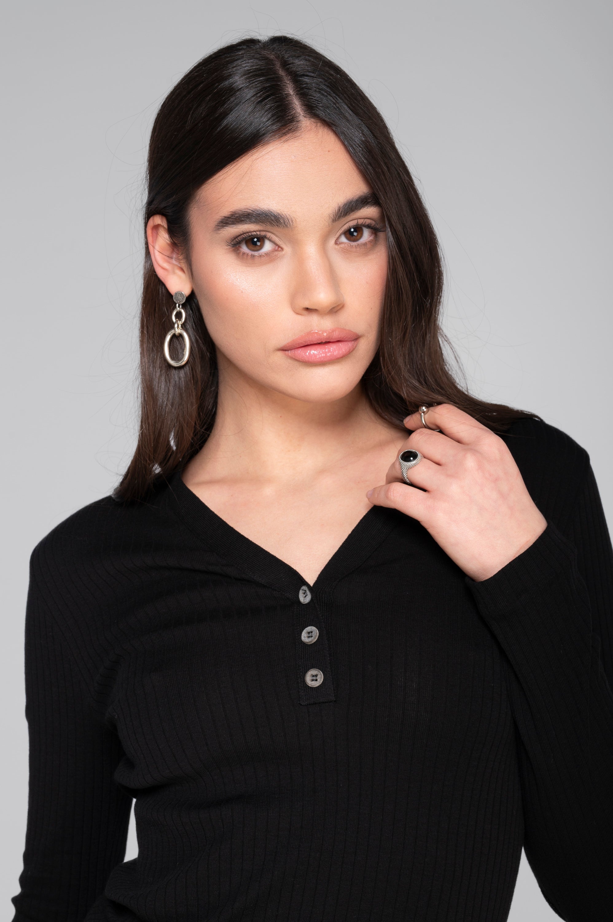 Cotton long sleeves henley shirt 7565