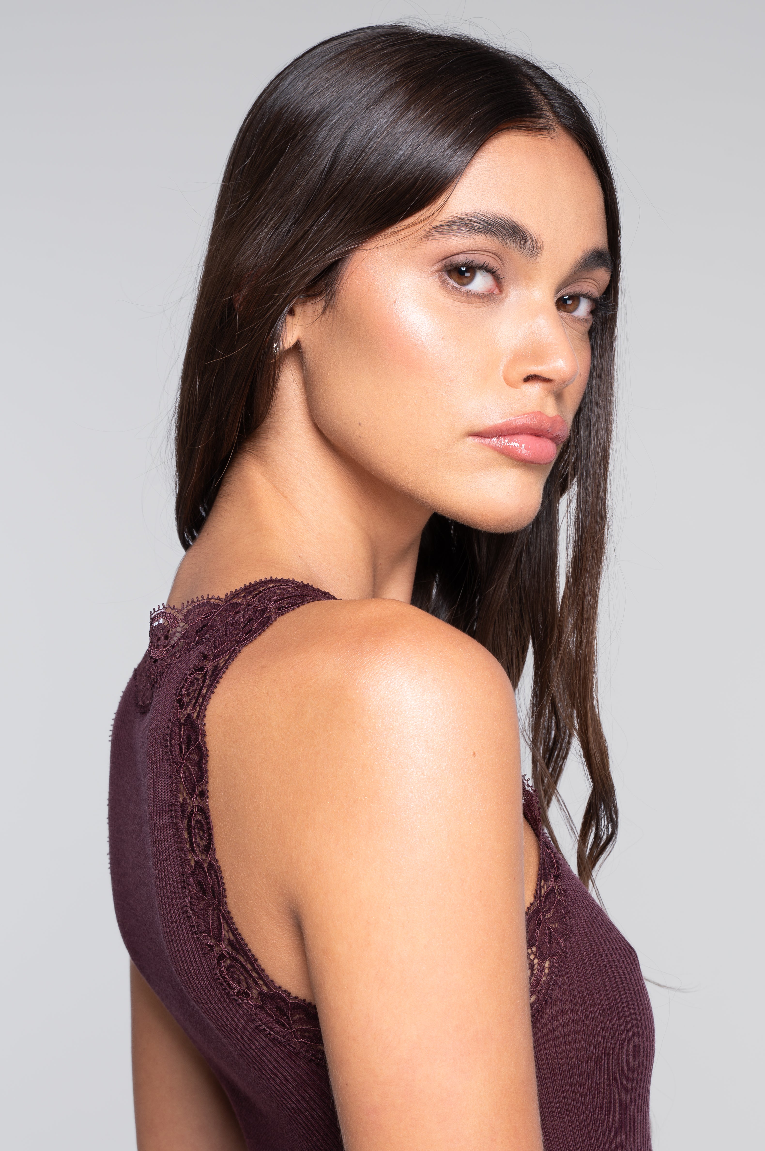 Wool and silk tank top with Leavers lace 3410