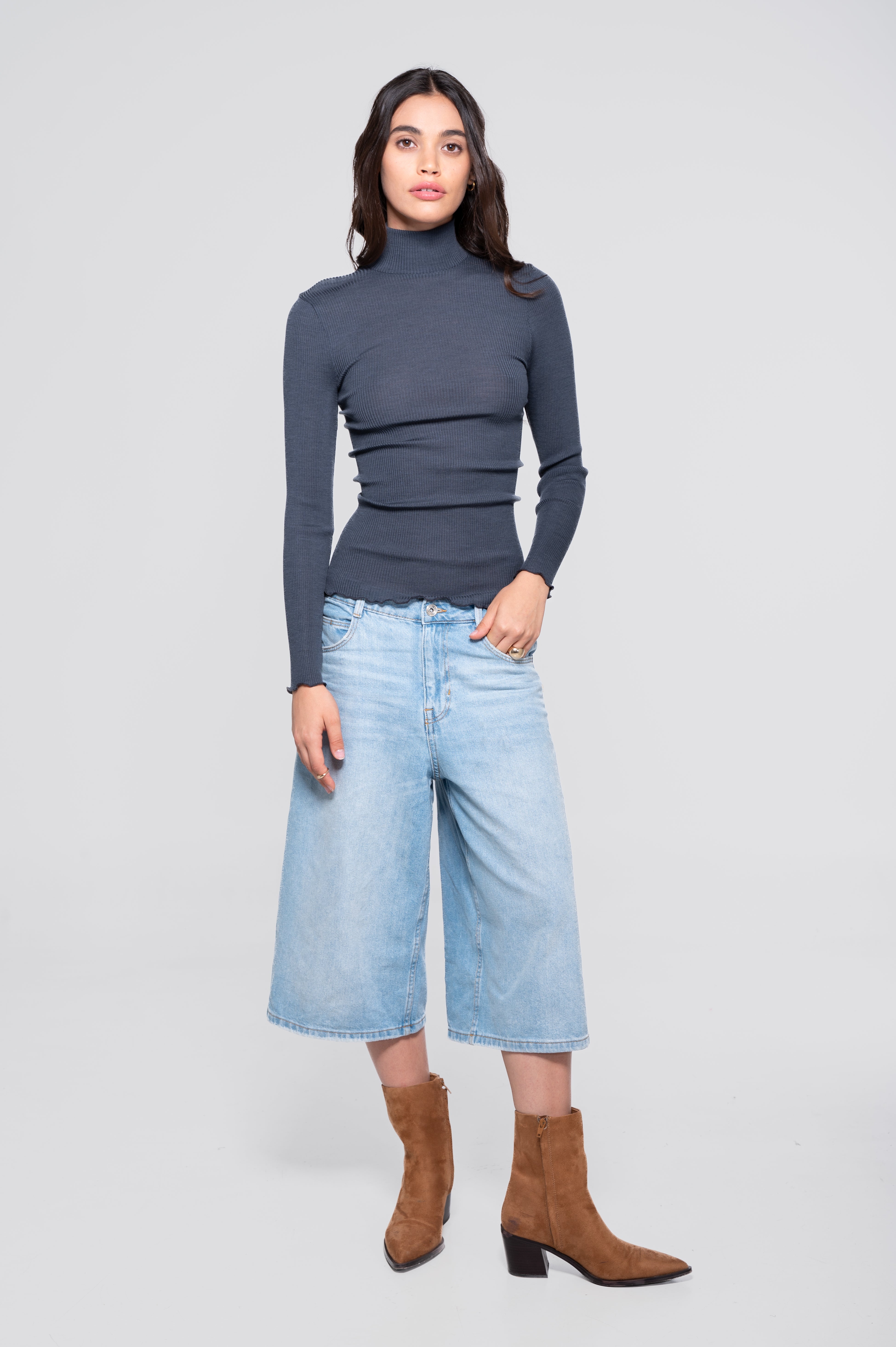 Pull à col montant à manches longues en laine et soie 3429