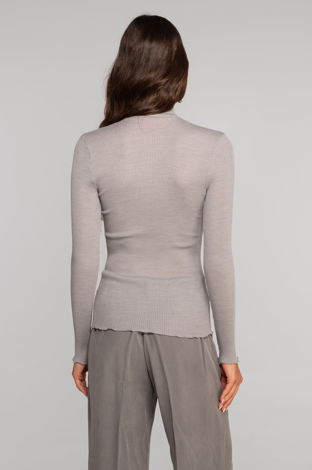Pull à col montant à manches longues en laine et soie 3429