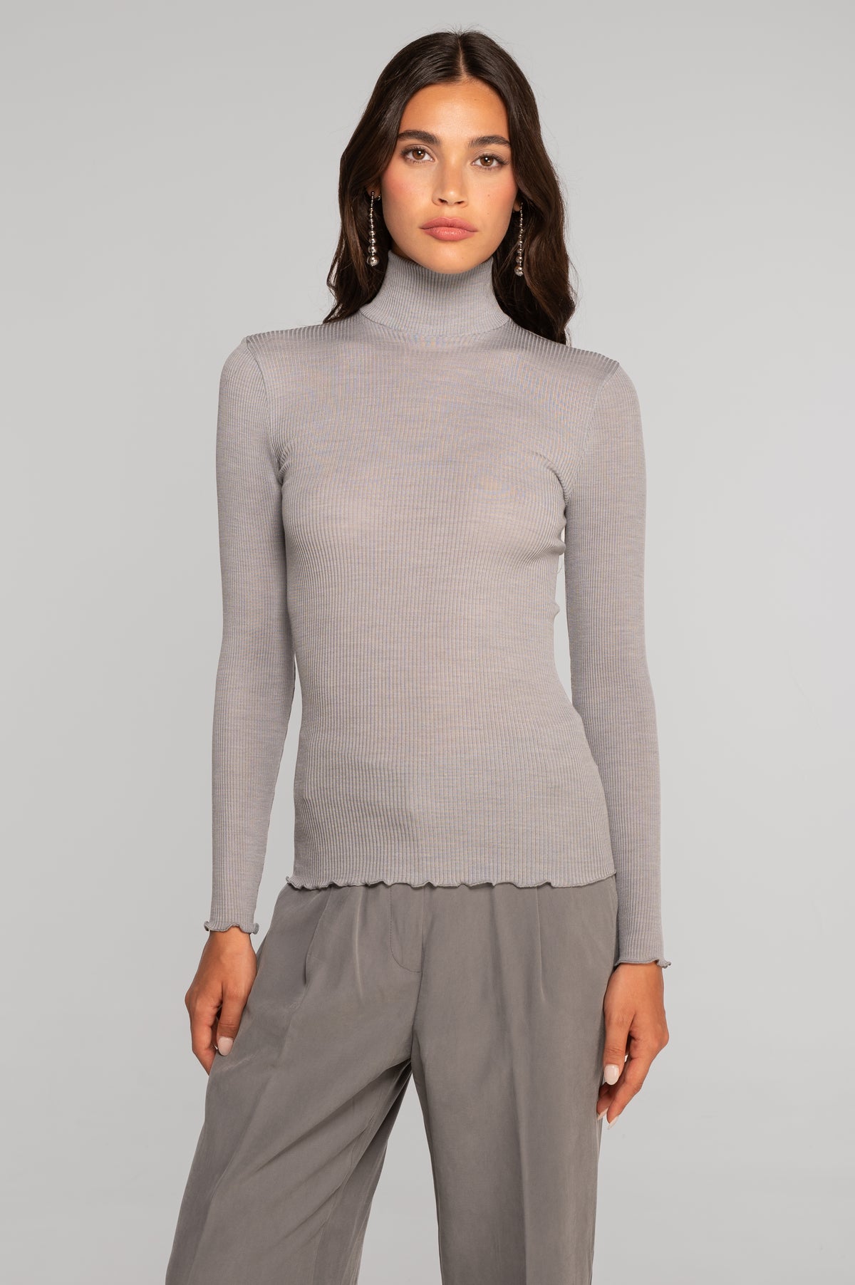 Pull à col montant à manches longues en laine et soie 3429