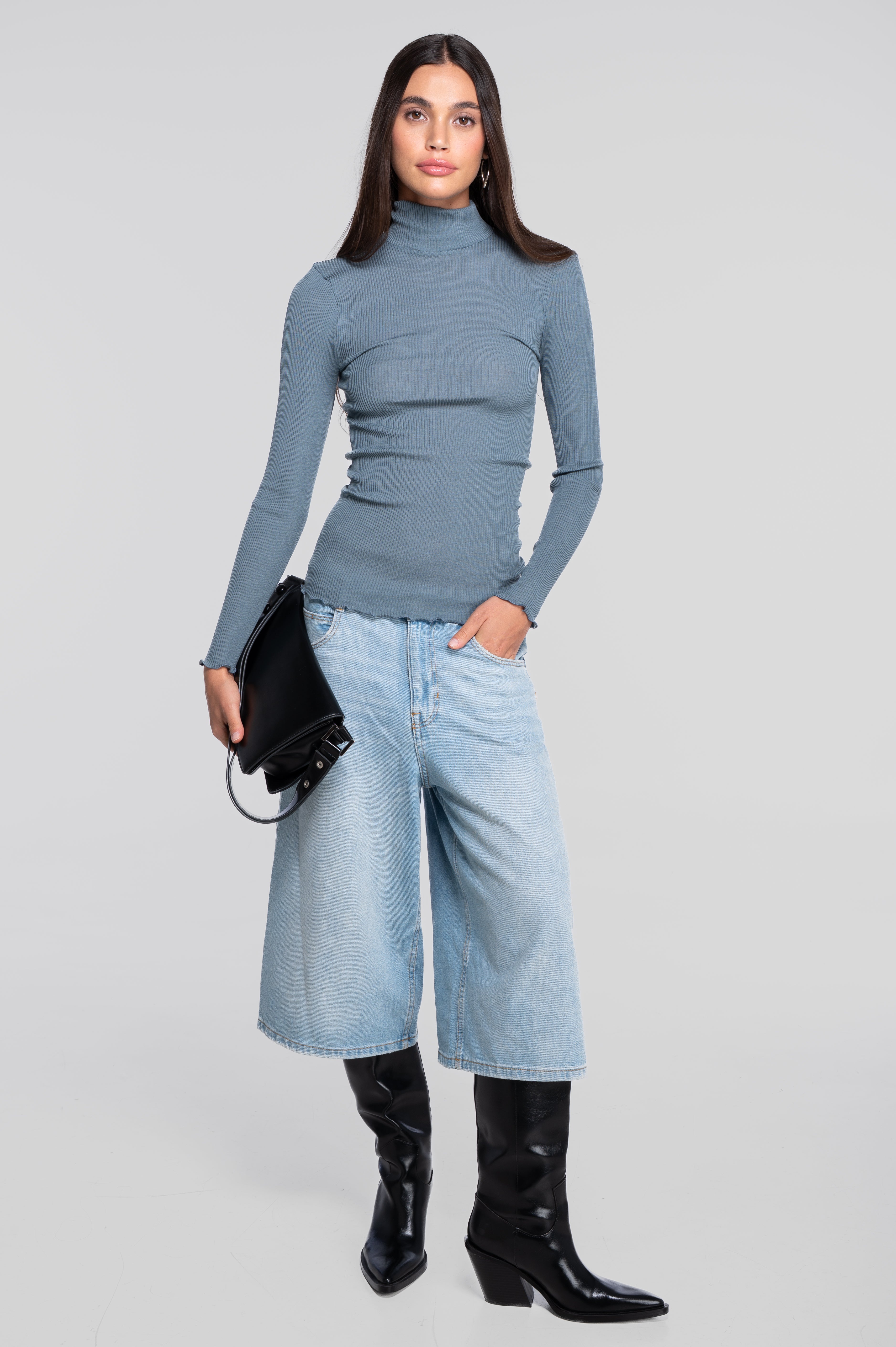 Pull à col montant à manches longues en laine et soie 3429