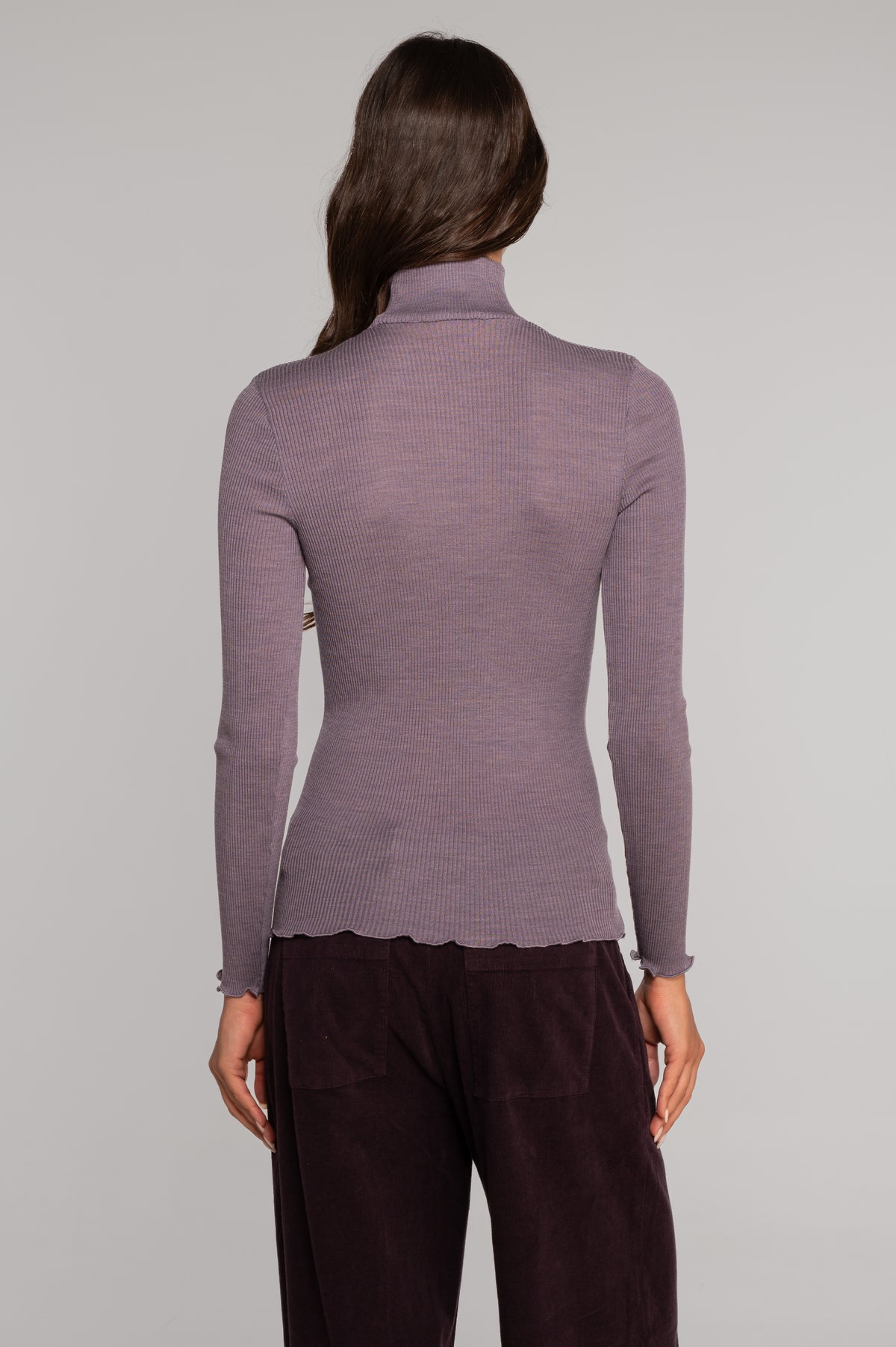 Pull à col montant à manches longues en laine et soie 3429