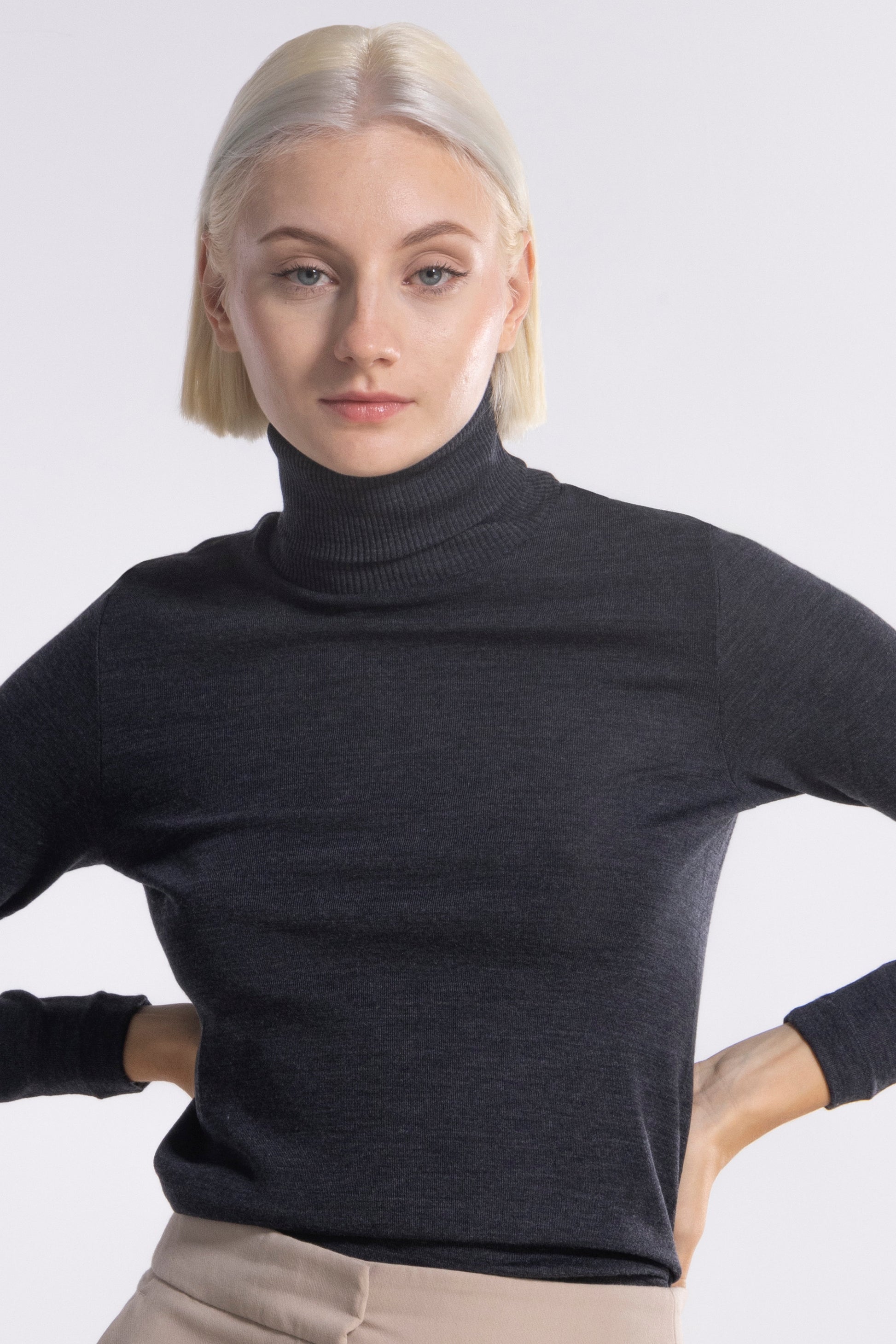 Long-Sleeved Turtleneck shirt in Wool and Silk flat fabric 3478