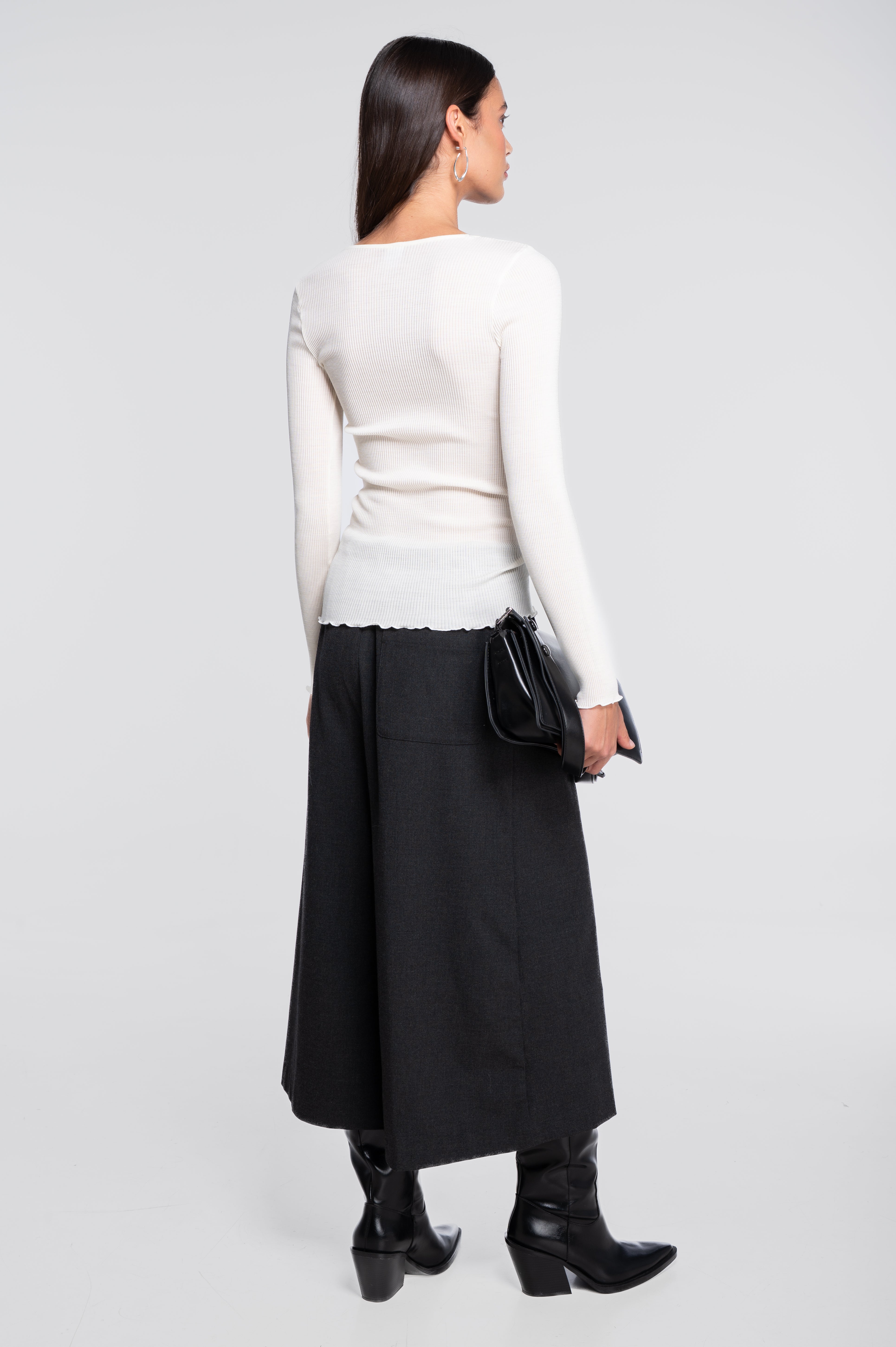 Haut à manches longues et col en V en laine et soie 3486