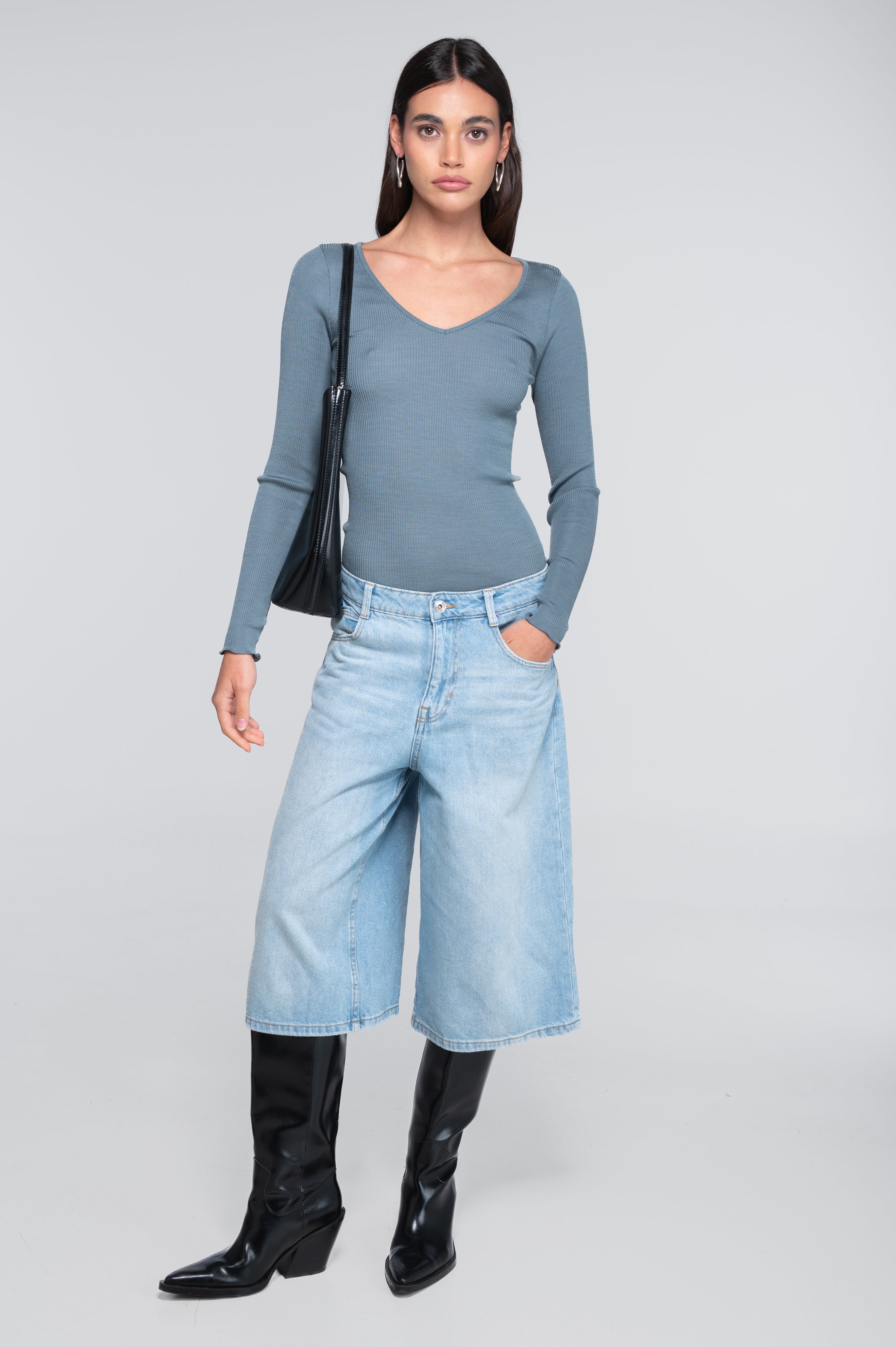 Wool and silk long sleeves V neck shirt 3486