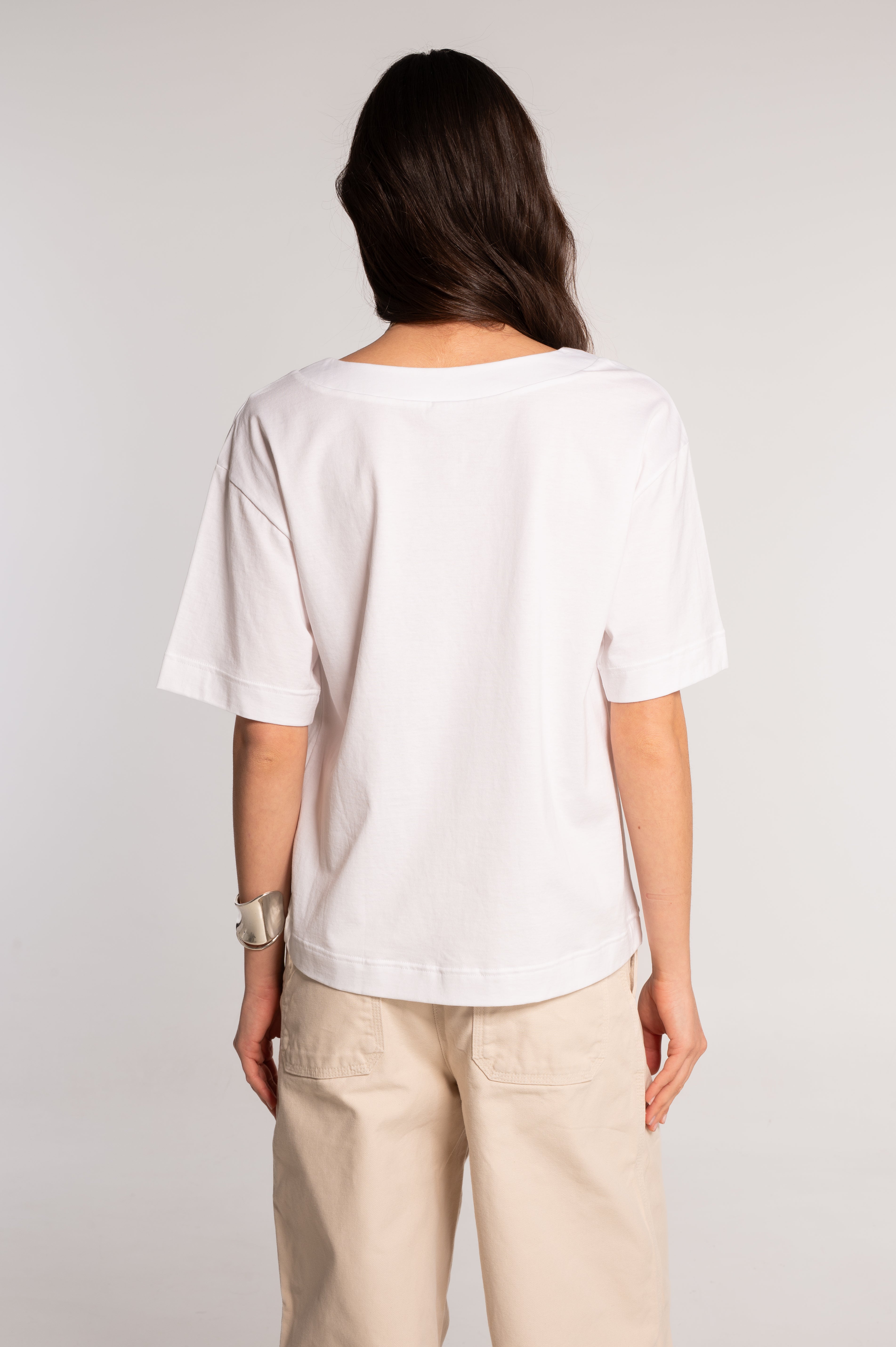 V neck T-shirt in jersey cotton 411