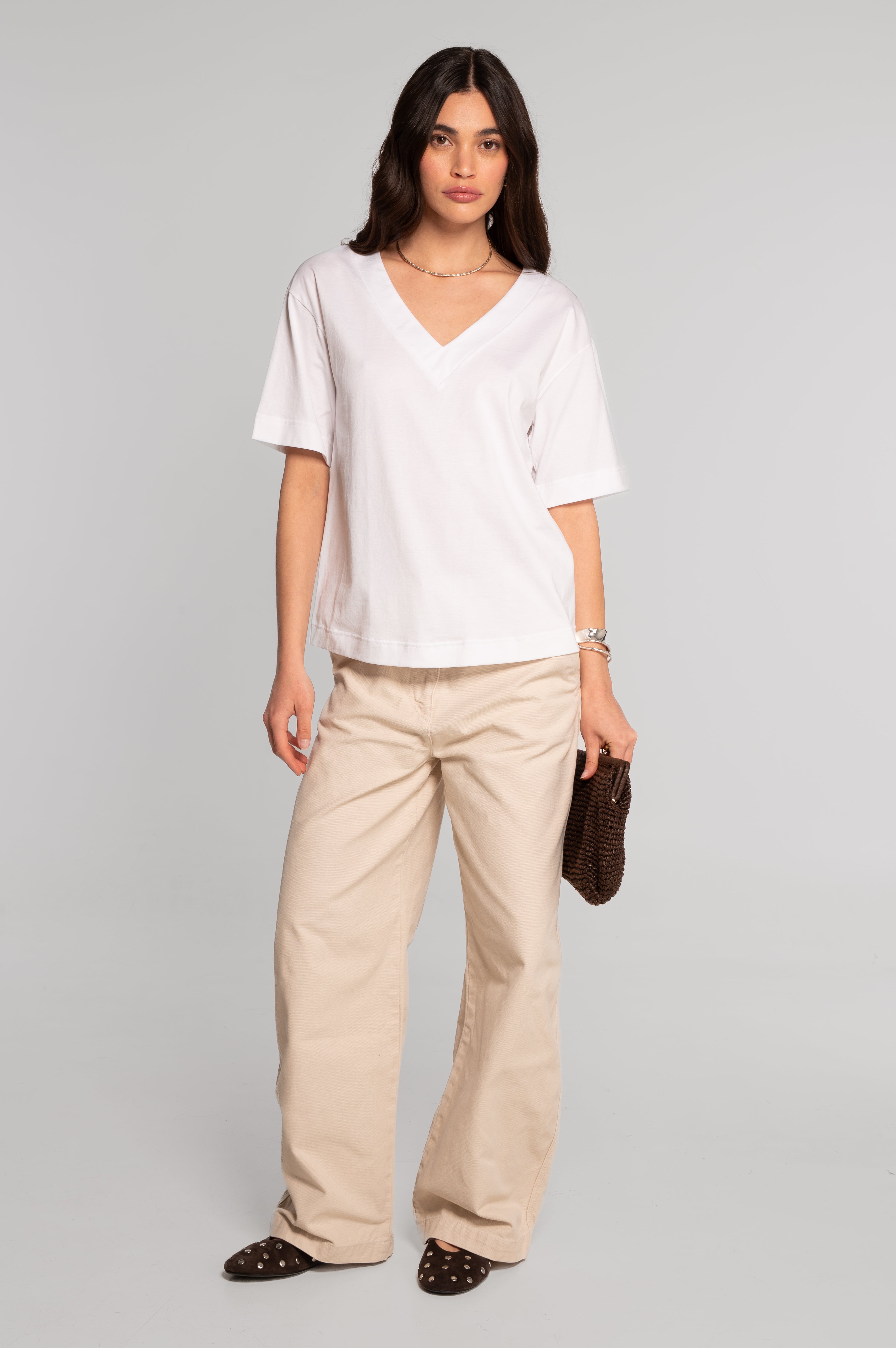 V neck T-shirt in jersey cotton 411