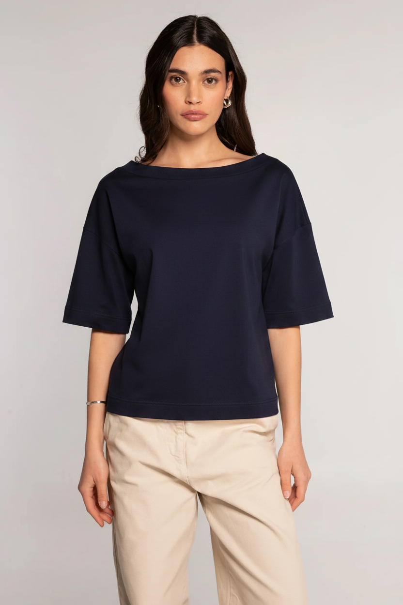 Boat neck T-shirt in jersey cotton 412
