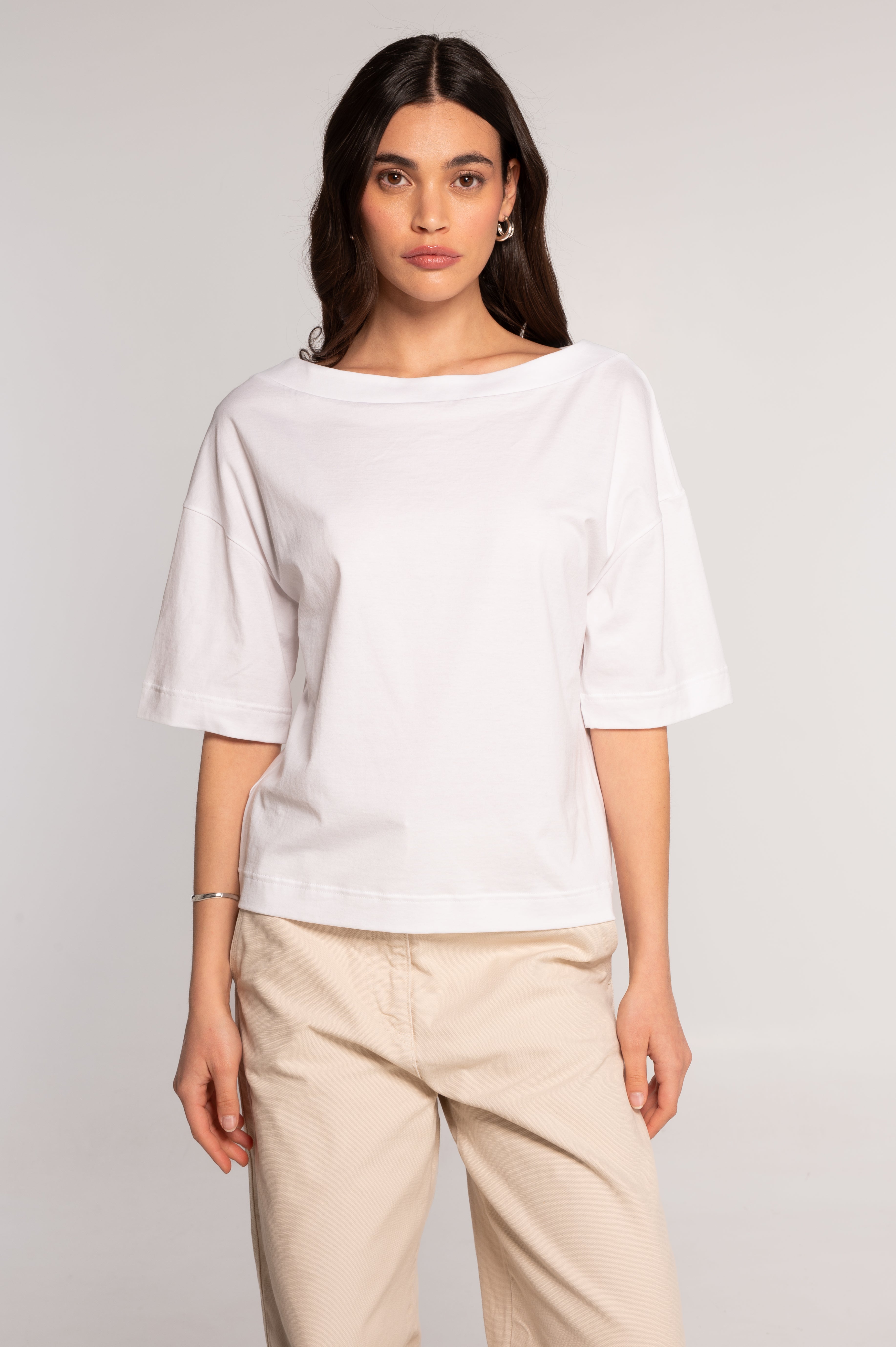 Boat neck T-shirt in jersey cotton 412