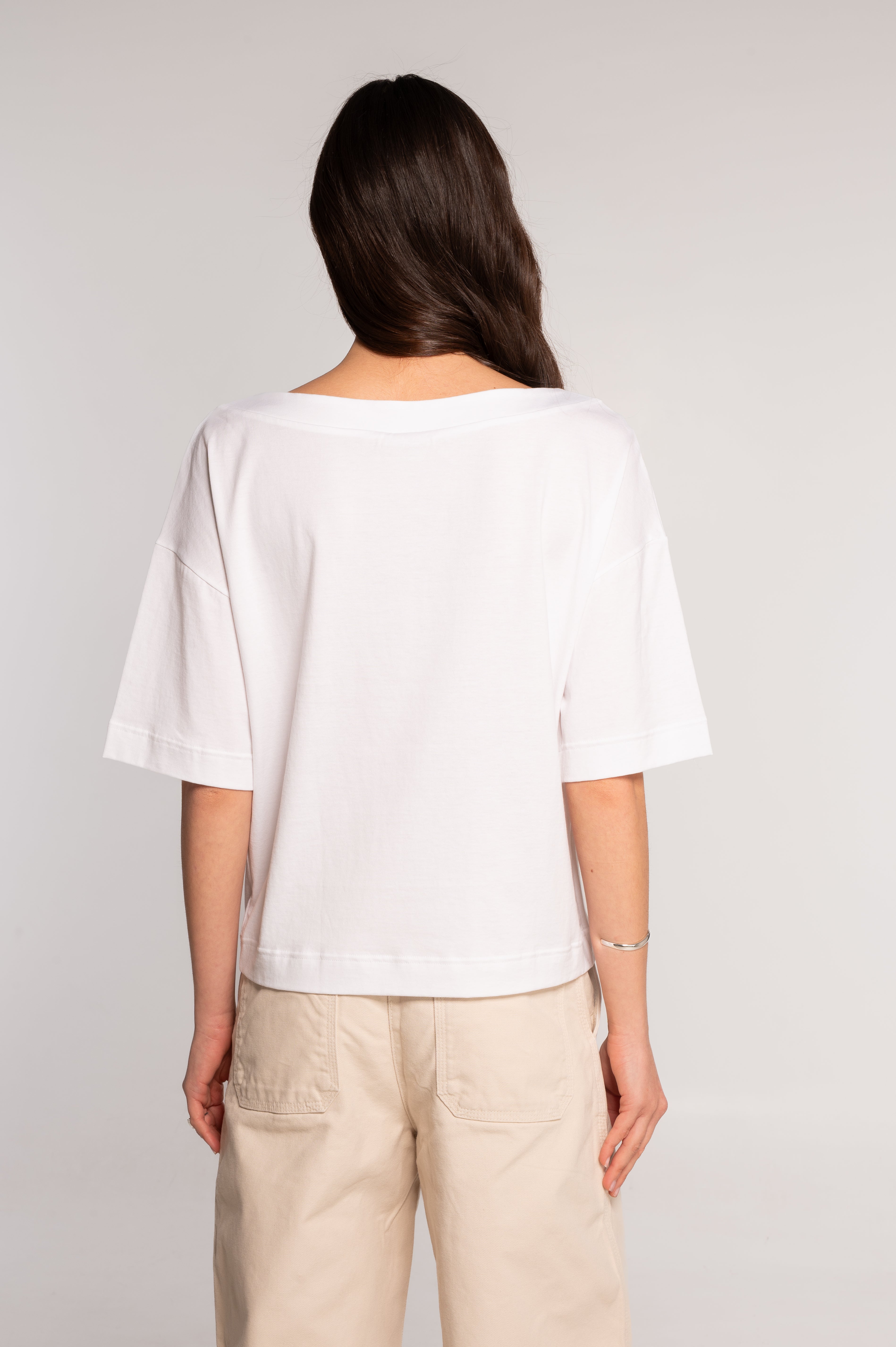 Boat neck T-shirt in jersey cotton 412