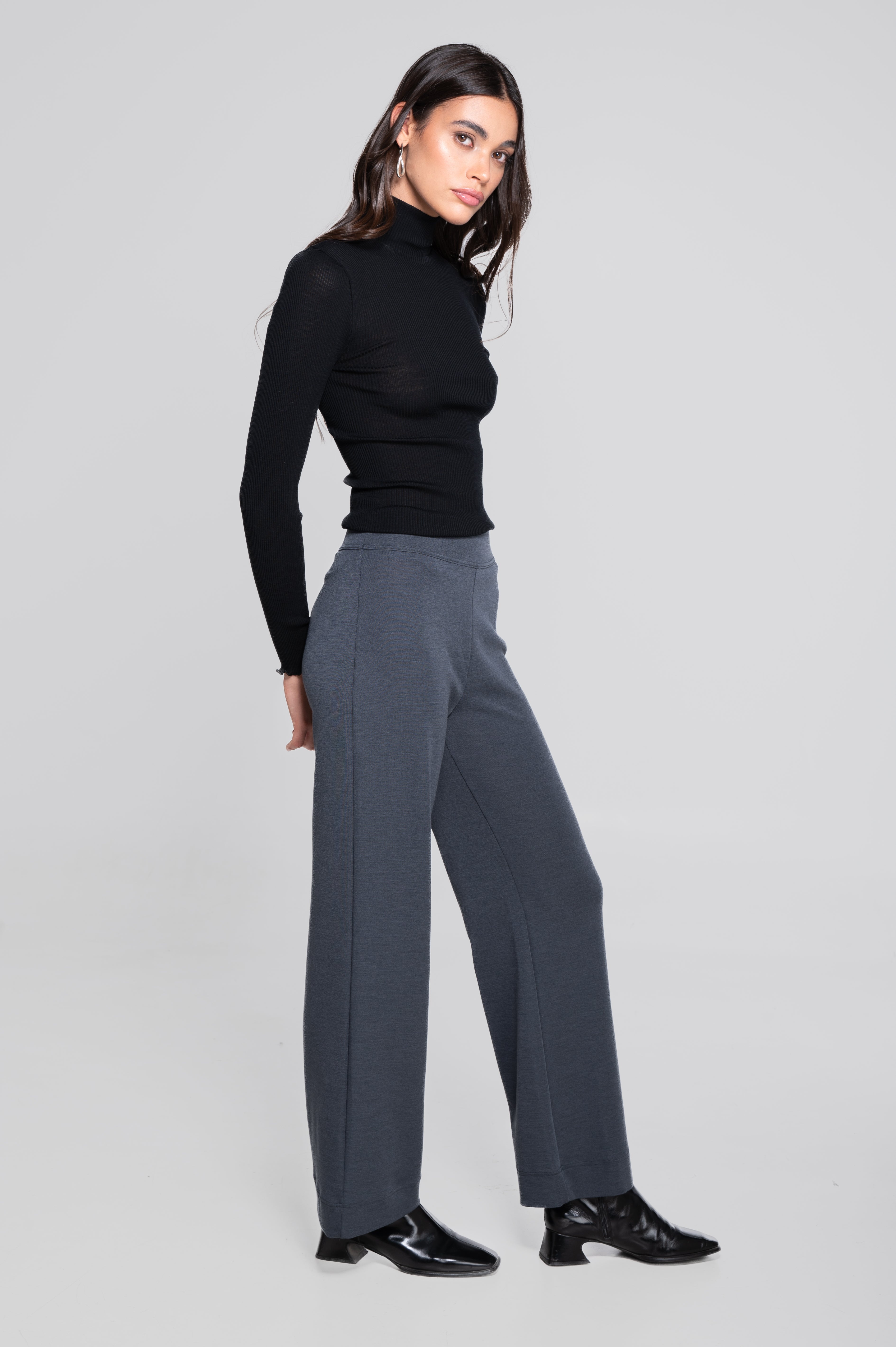 Wide-leg wool and silk trousers 5681
