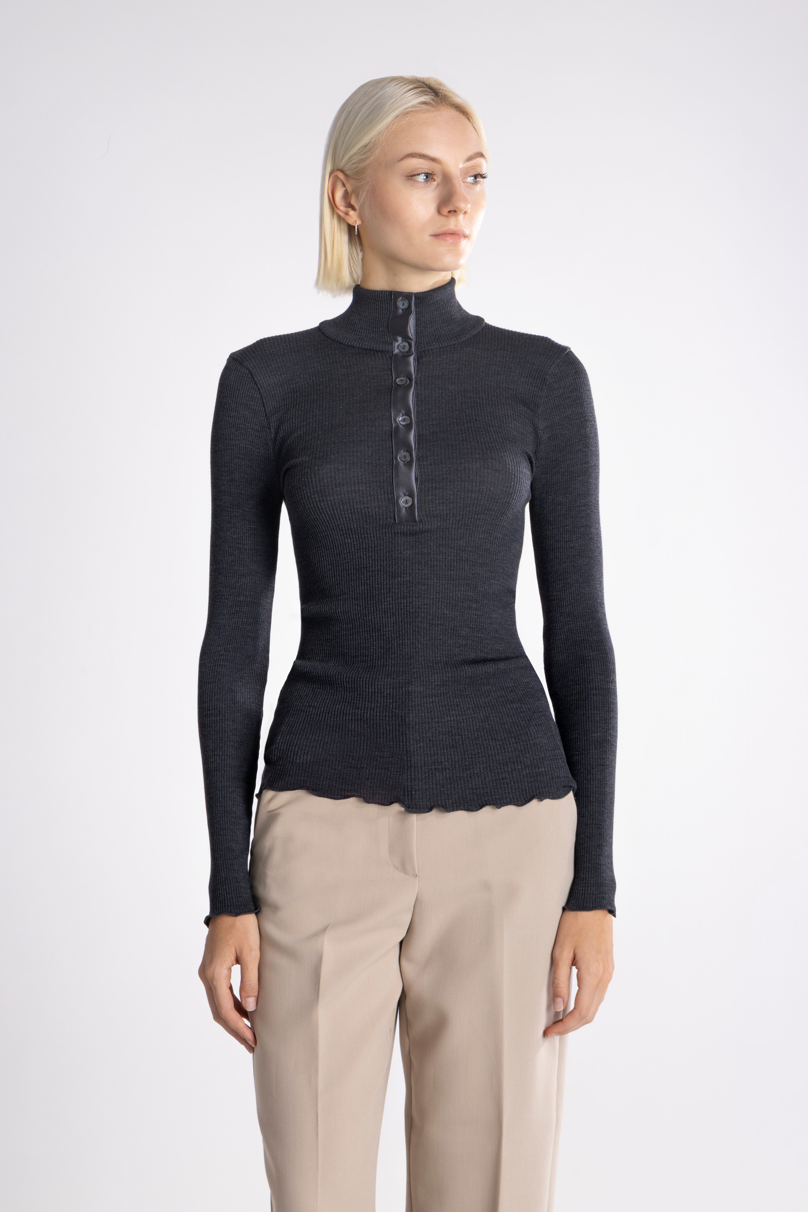 Longsleeves Woman70% Wool , 30% Silk 6347
