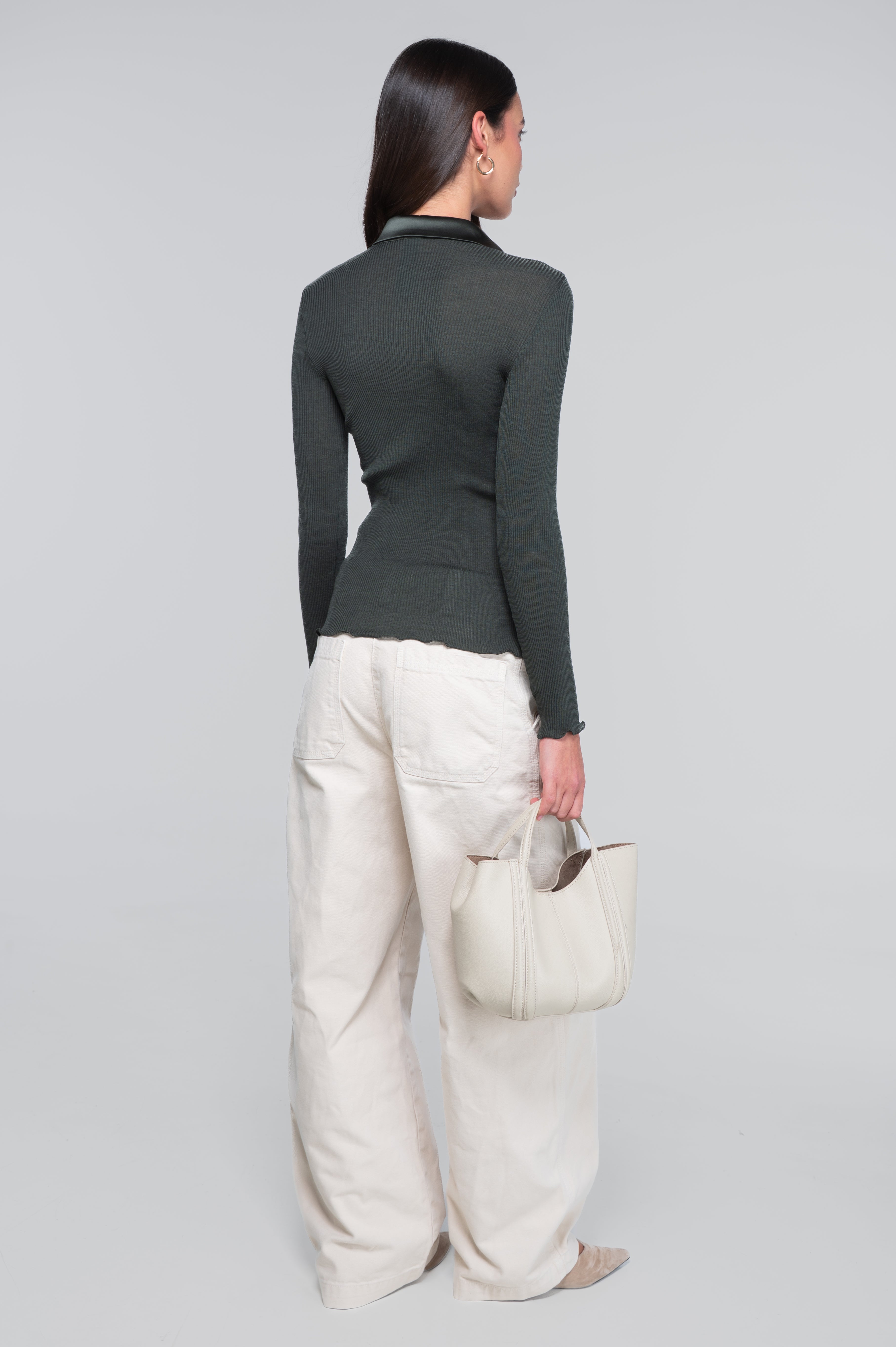 Chemise à manches longues en laine et soie avec ouverture en satin 6350