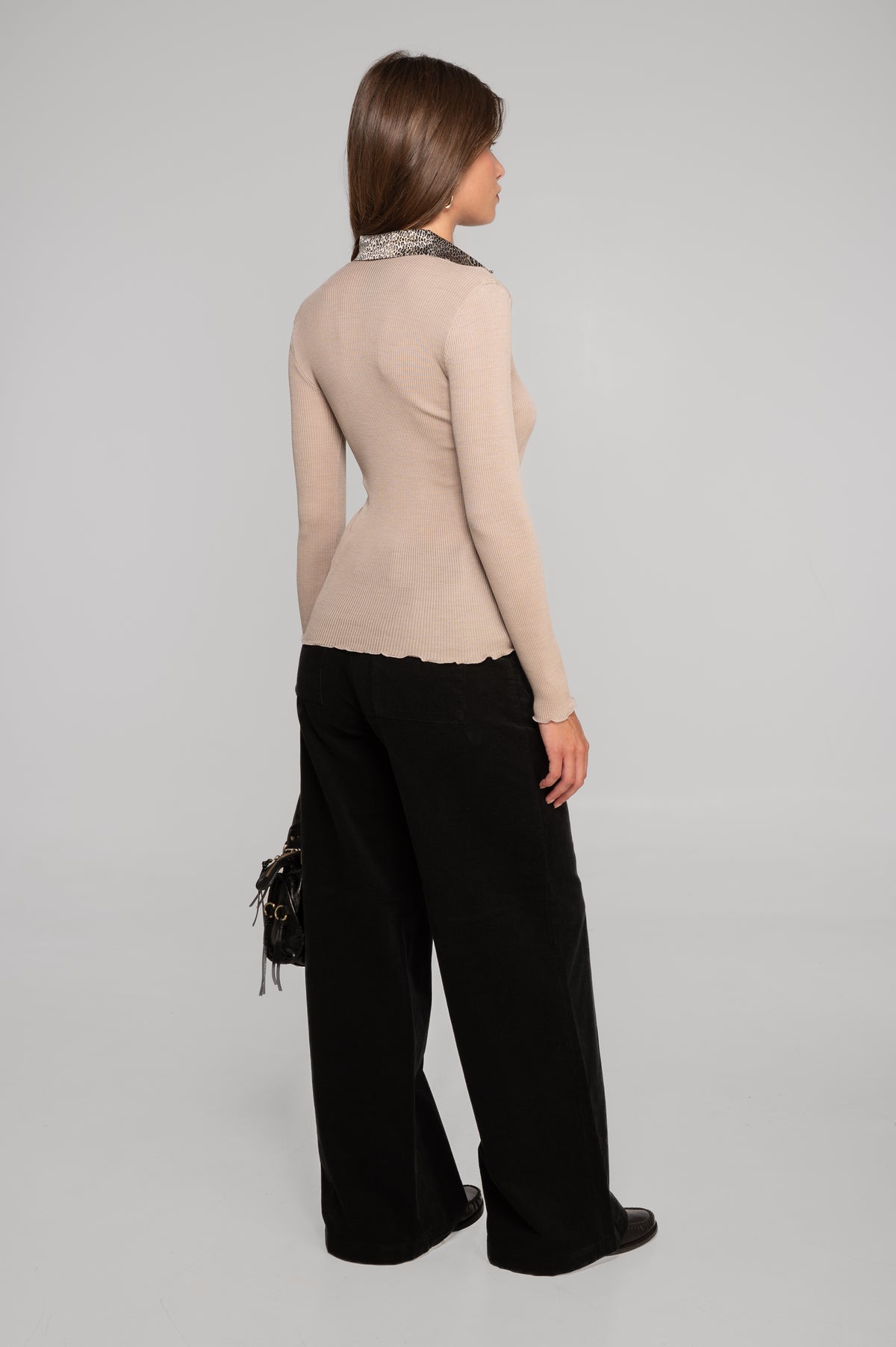 Wool and silk long sleeves shirt with satin details 6350