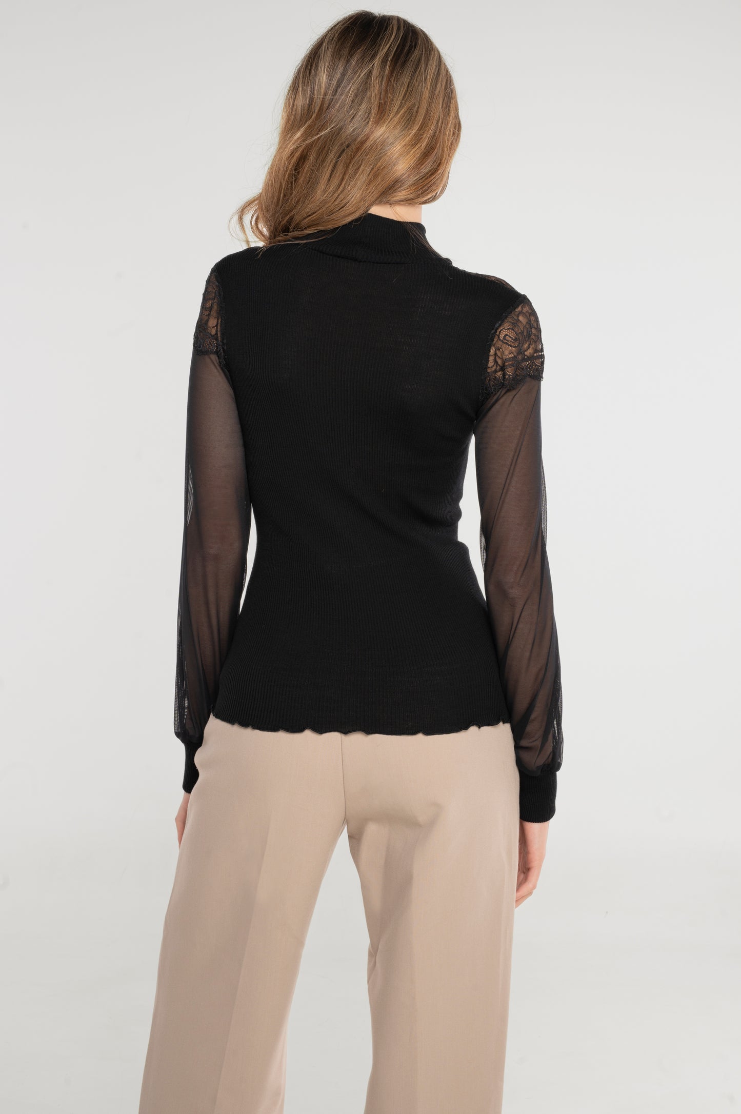 Wool and silk long sleeves turtleneck shirt with Leavers lace 7408