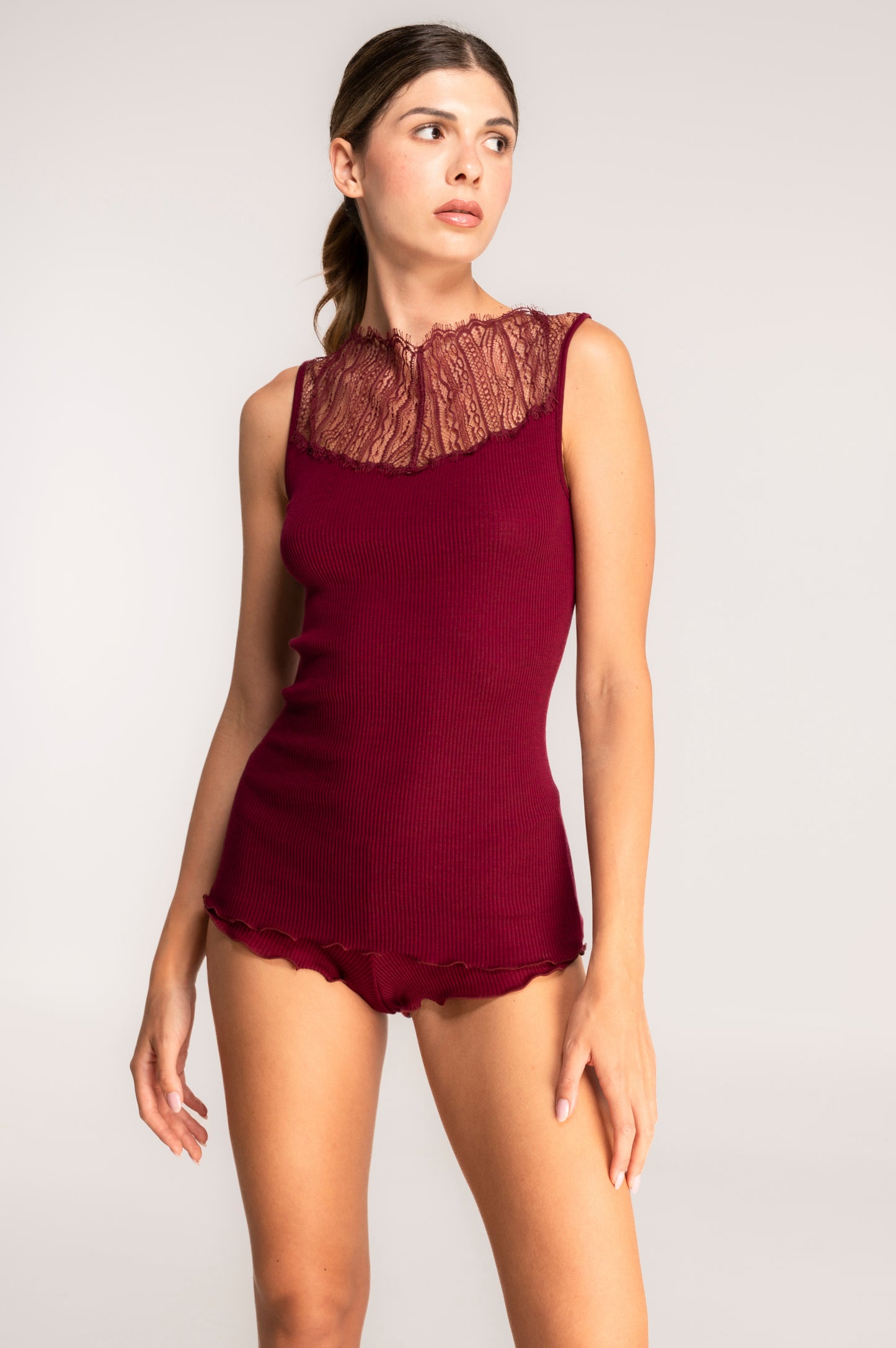 Top in lana e seta con pizzo chantilly 7414