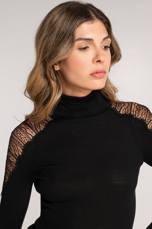 Wool and silk long sleeves turtleneck shirt with chantilly lace 7416