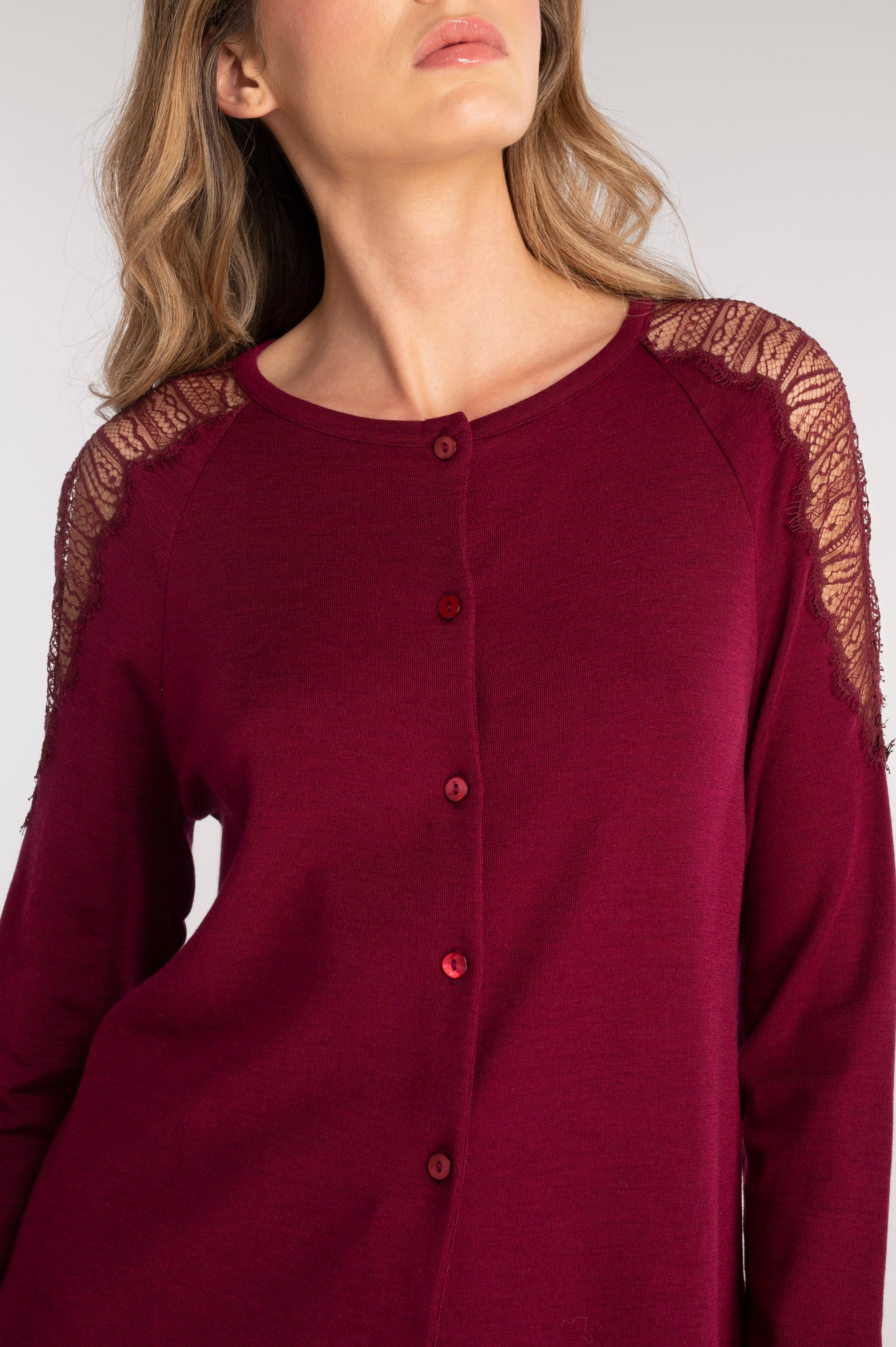 Wool and silk long sleeves cardigan with chantilly lace 7418