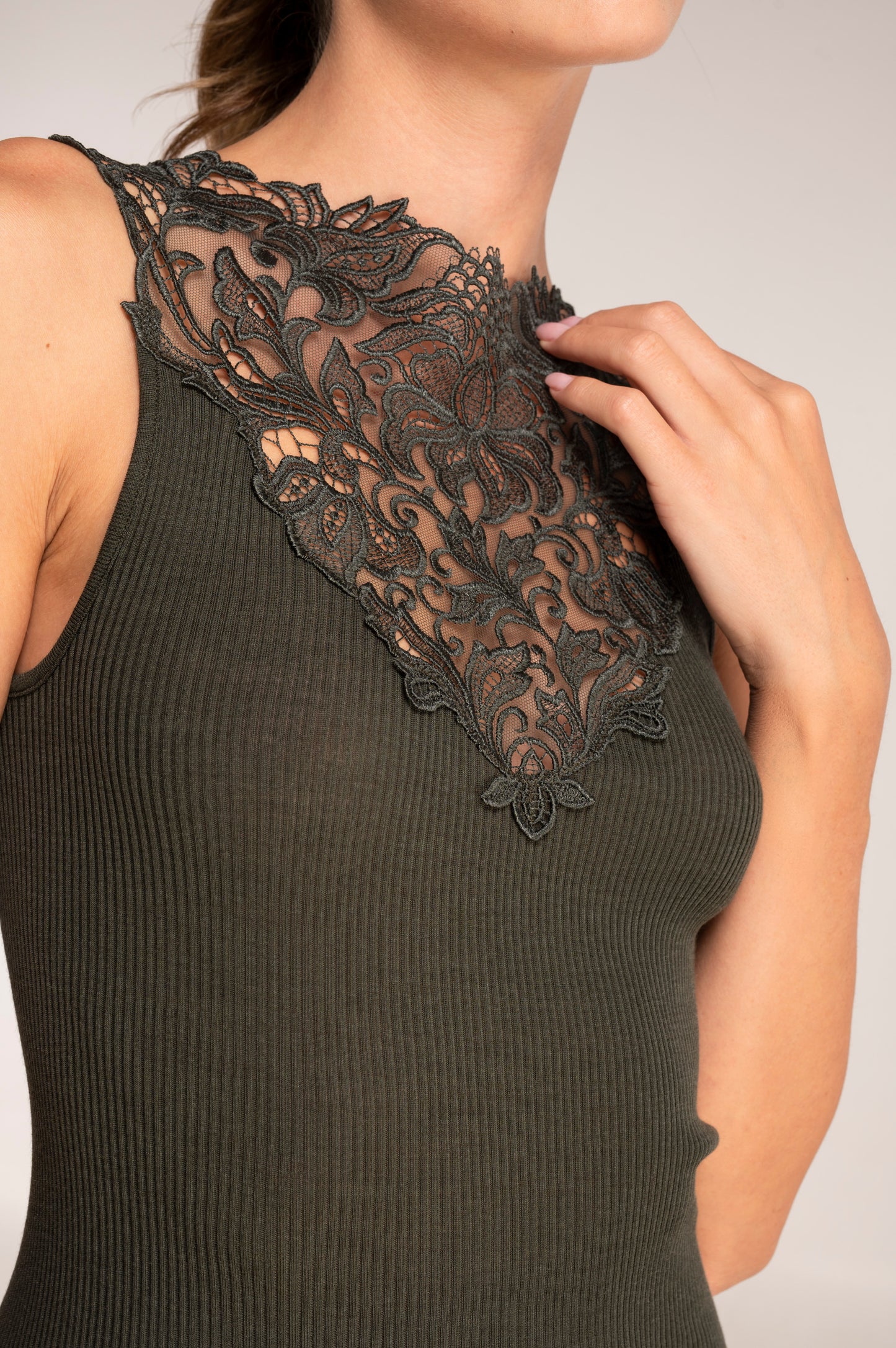 Wool and silk tank top with foliage motif 7420