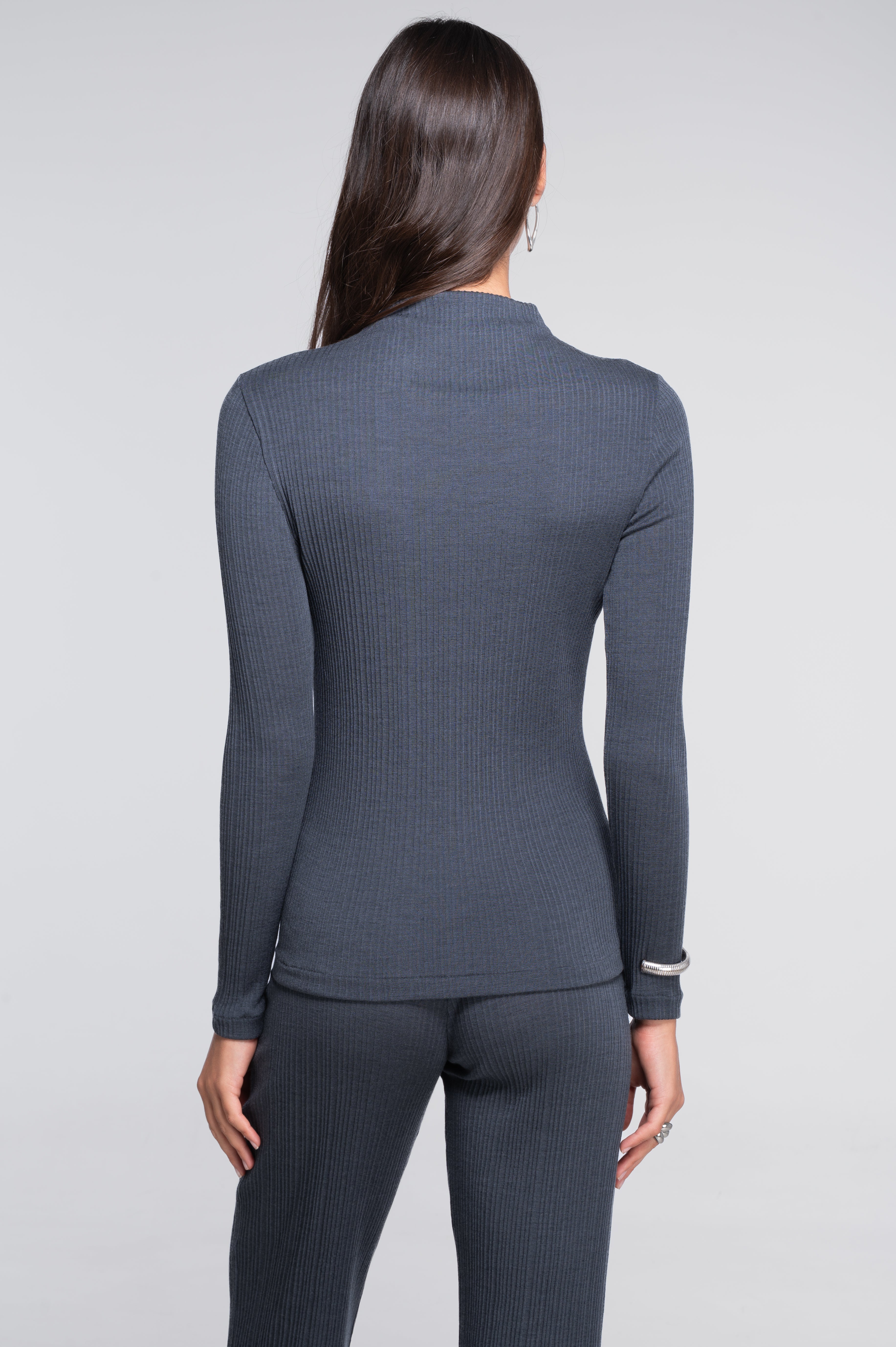 Haut à manches longues et col montant en laine et soie 7466