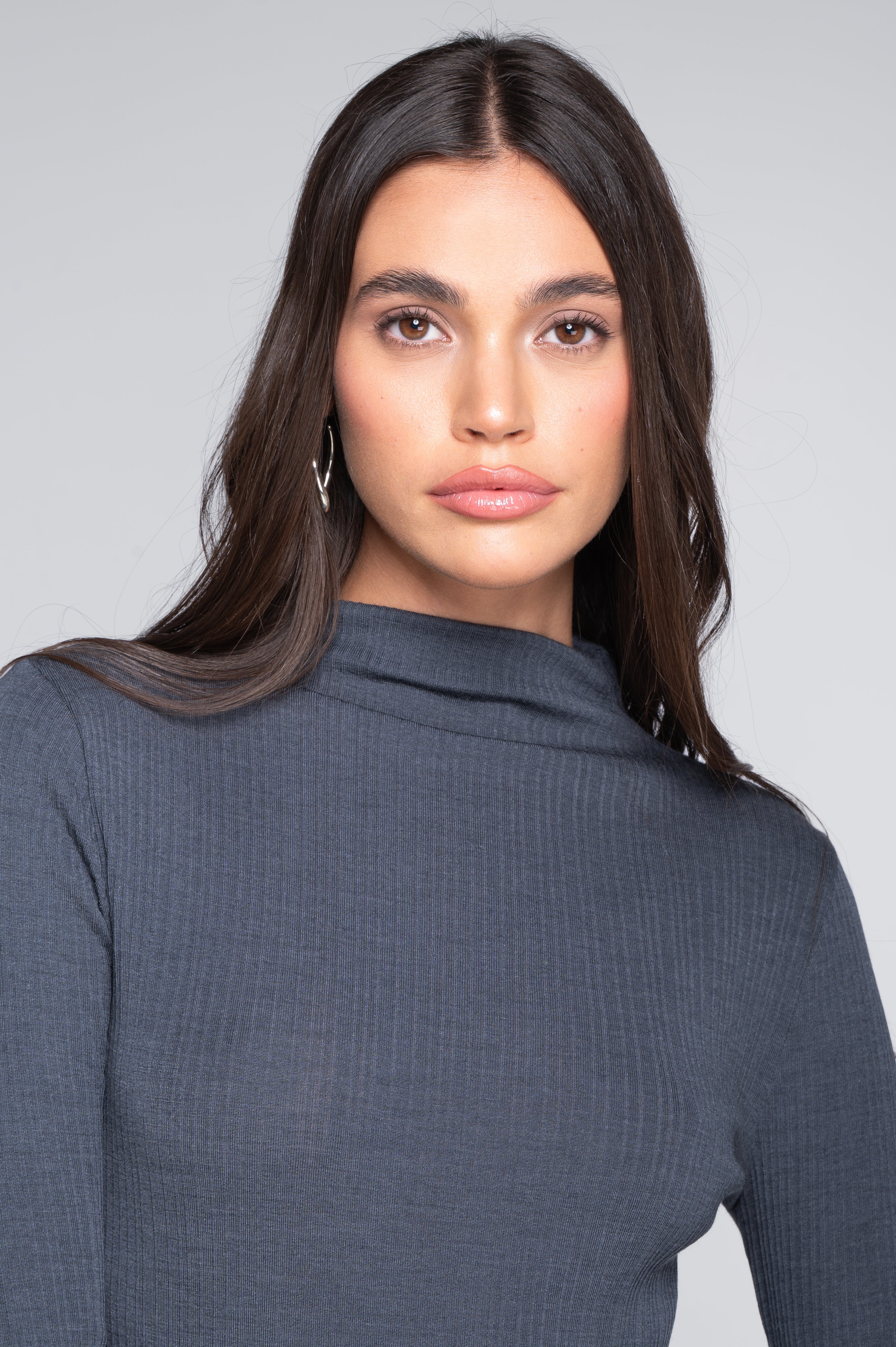 Haut à manches longues et col montant en laine et soie 7466