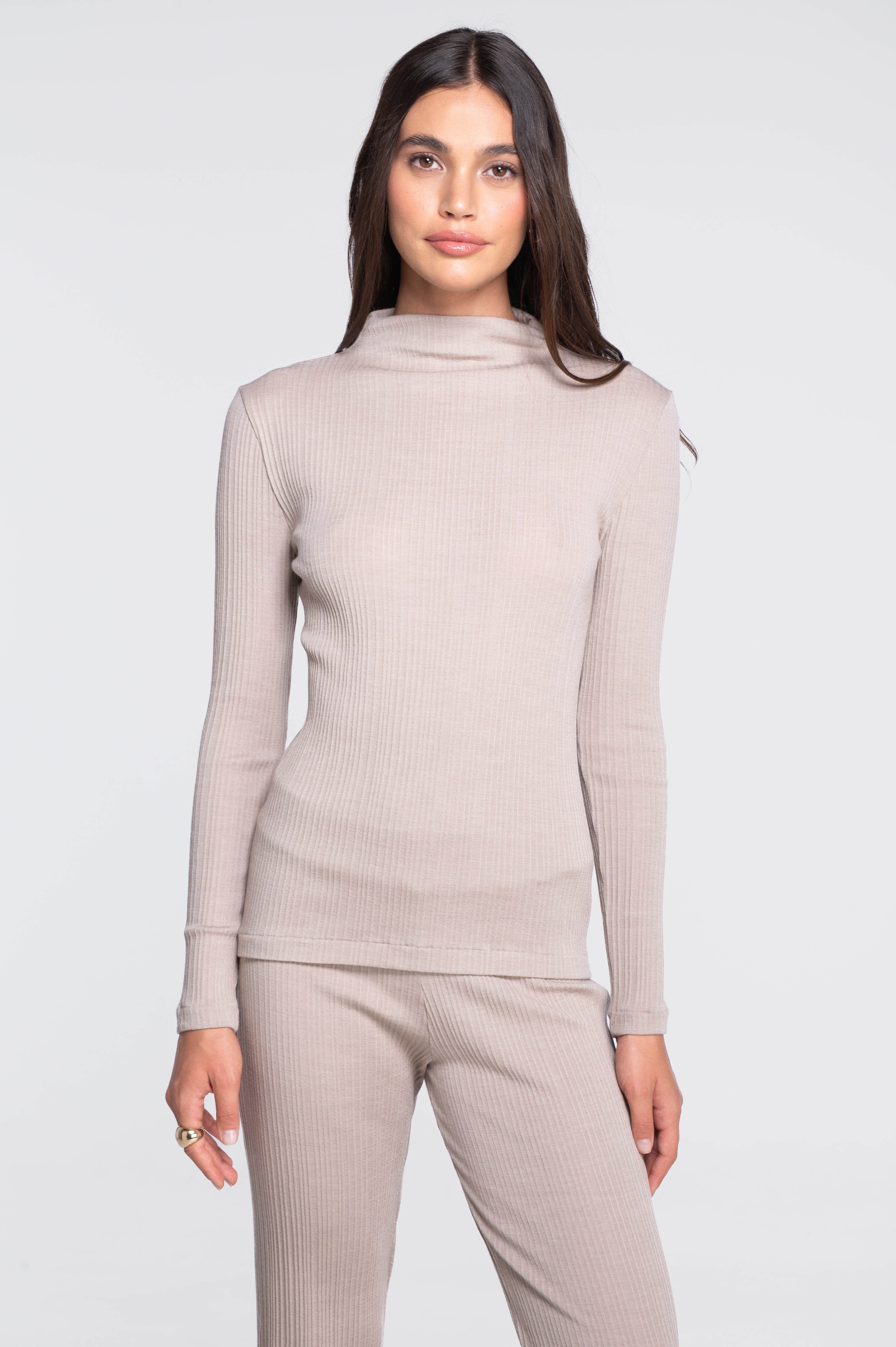 Haut à manches longues et col montant en laine et soie 7466