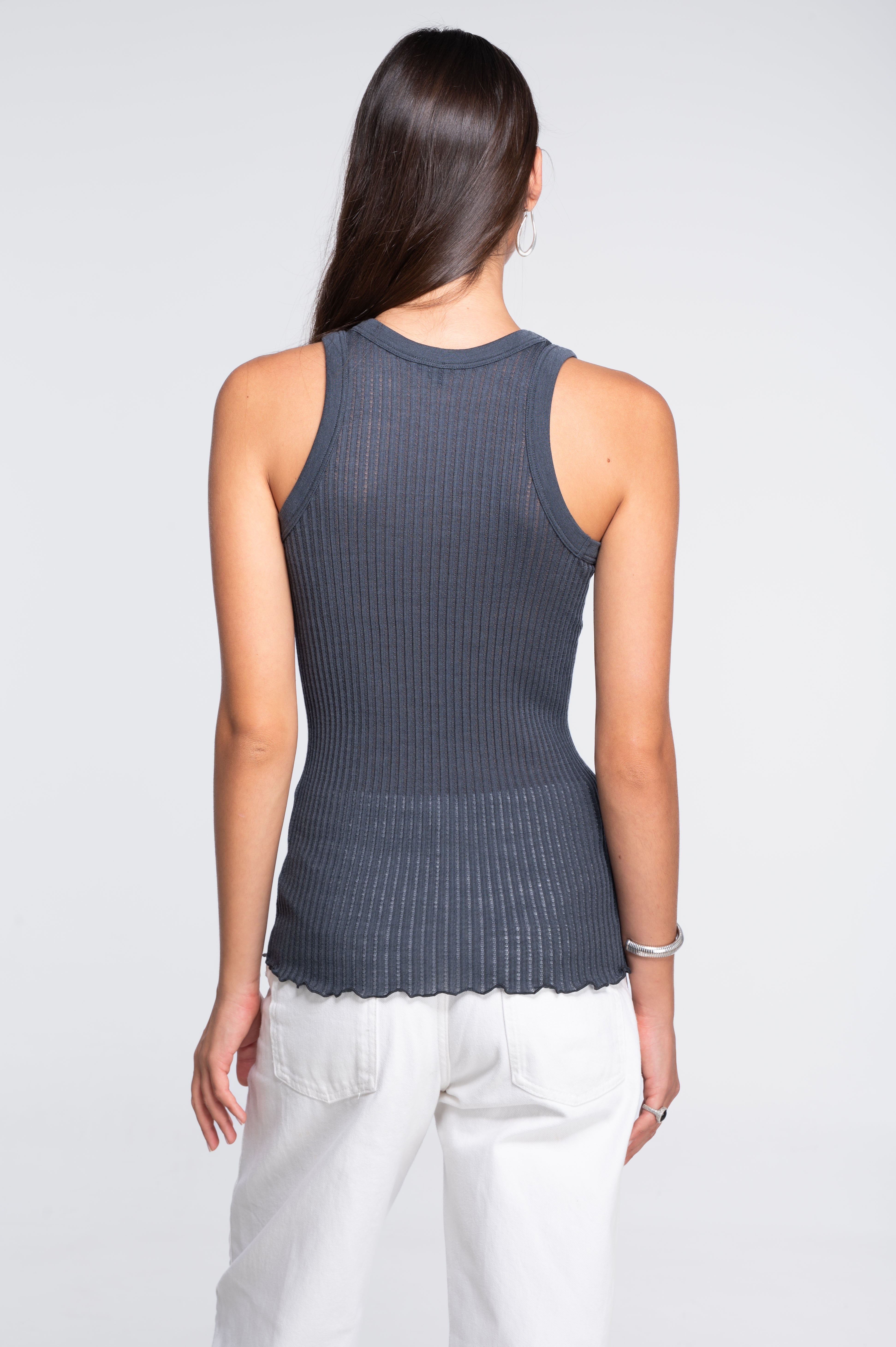 Top senza maniche con scollo all’americana in lana e seta ajouré 7490