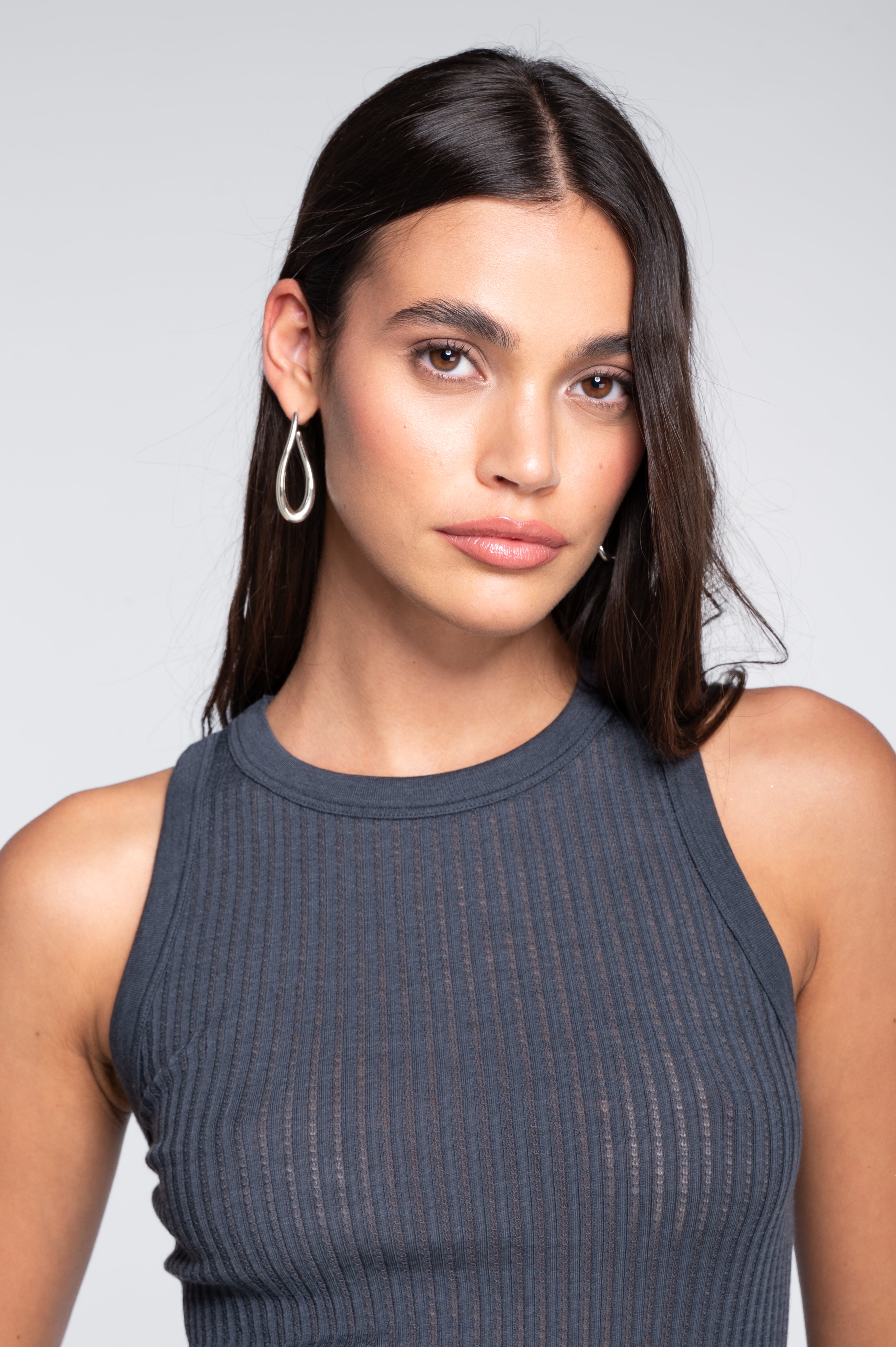 Sleeveless halterneck top in ajouré wool and silk 7490