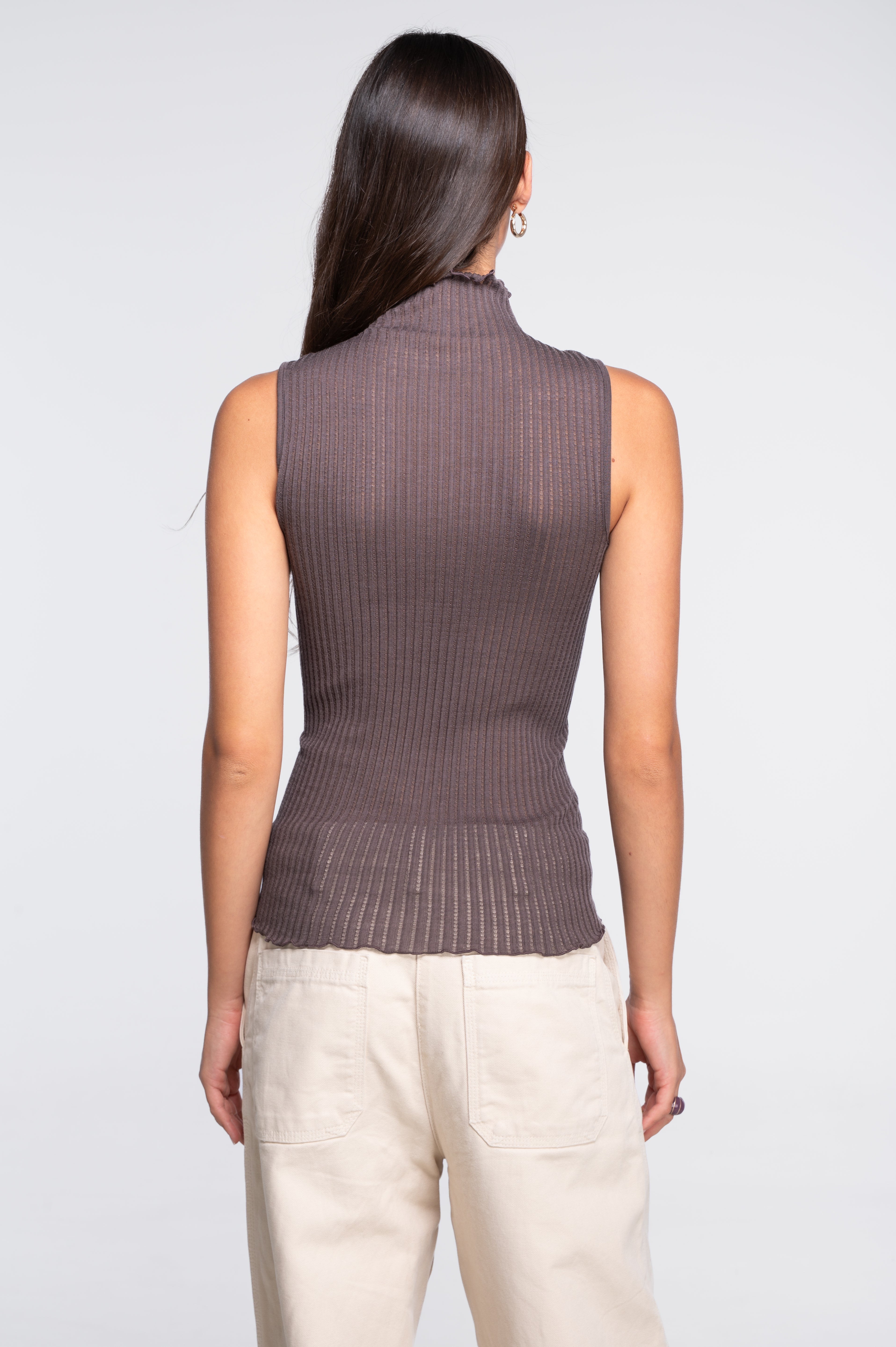 Top senza maniche con collo alto in lana ajouré e seta 7492