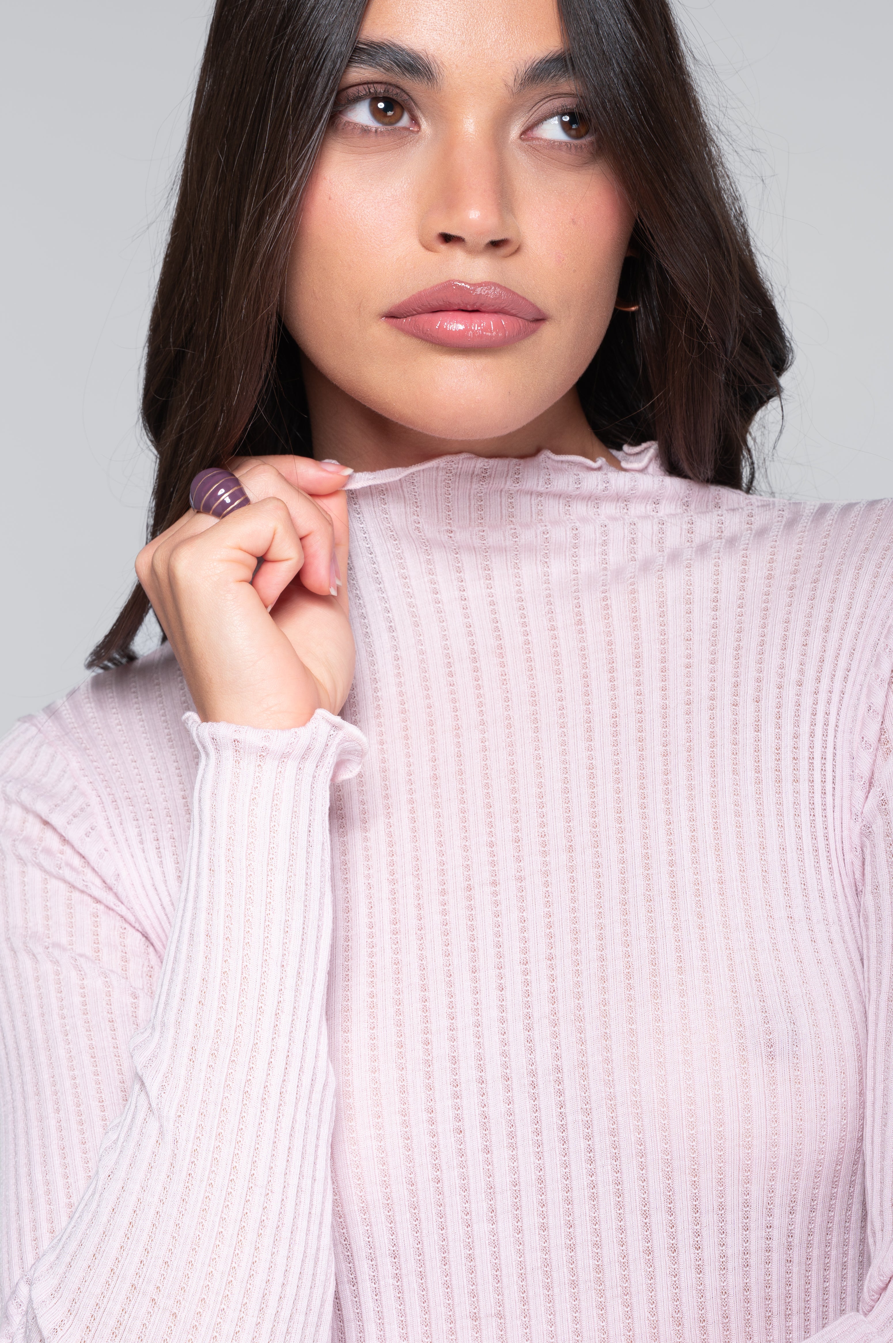 Maglia a maniche lunghe con collo alto in lana e seta ajouré 7494