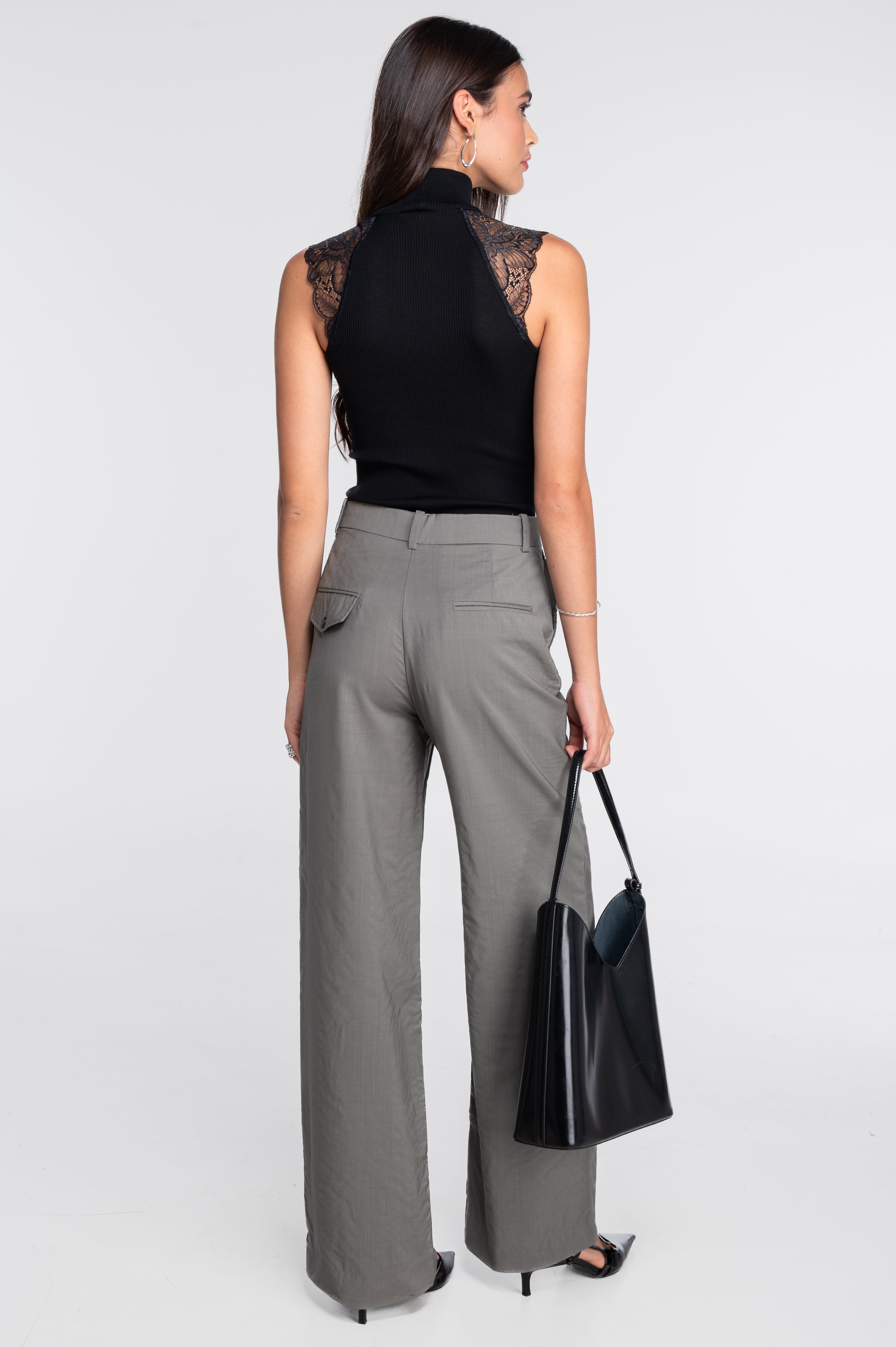 Wool and silk sleeveless mock neck top with Leavers lace 7611