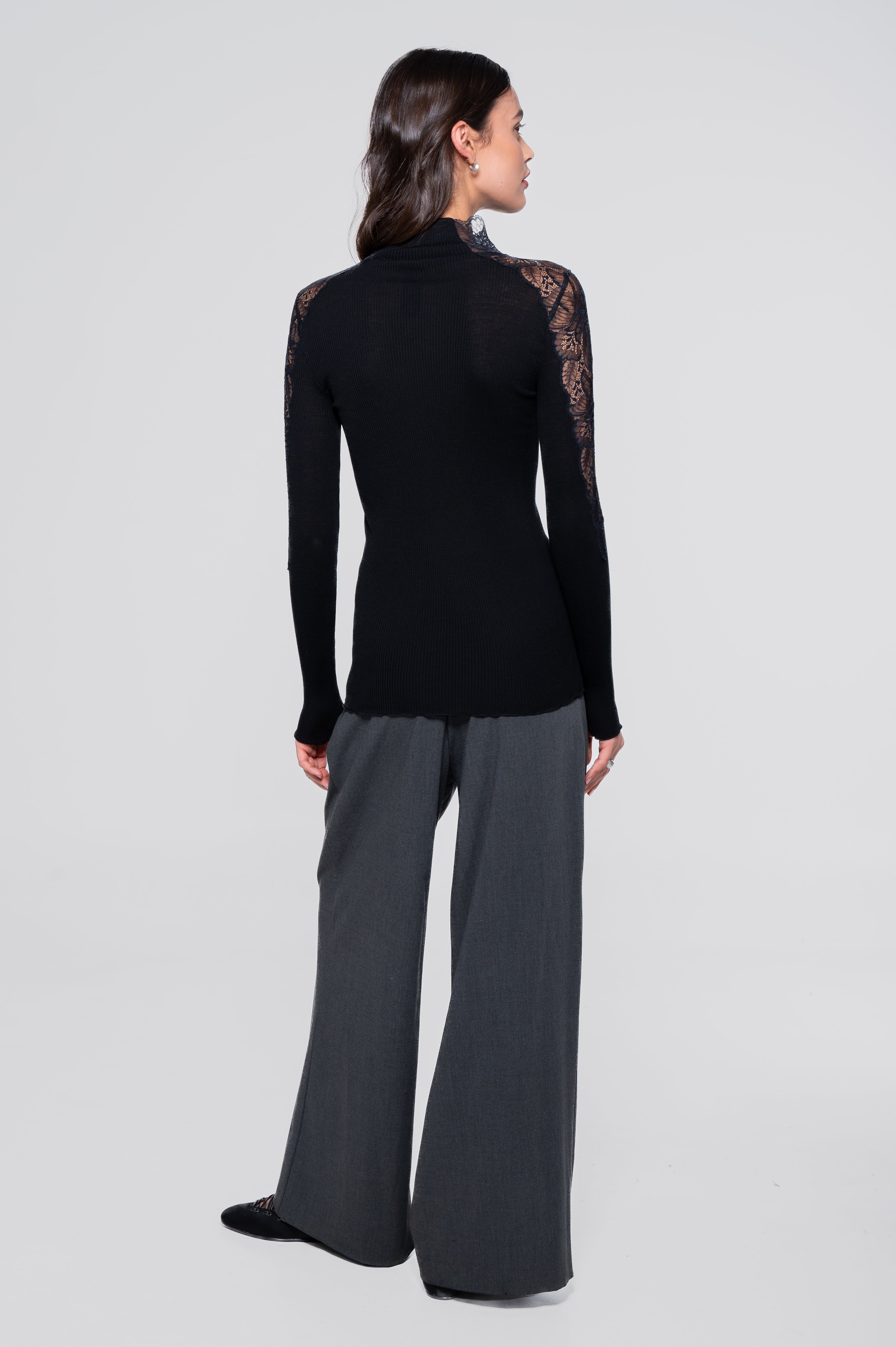 Wool and silk long sleeves mock neck shirt with Leavers lace insert 7613