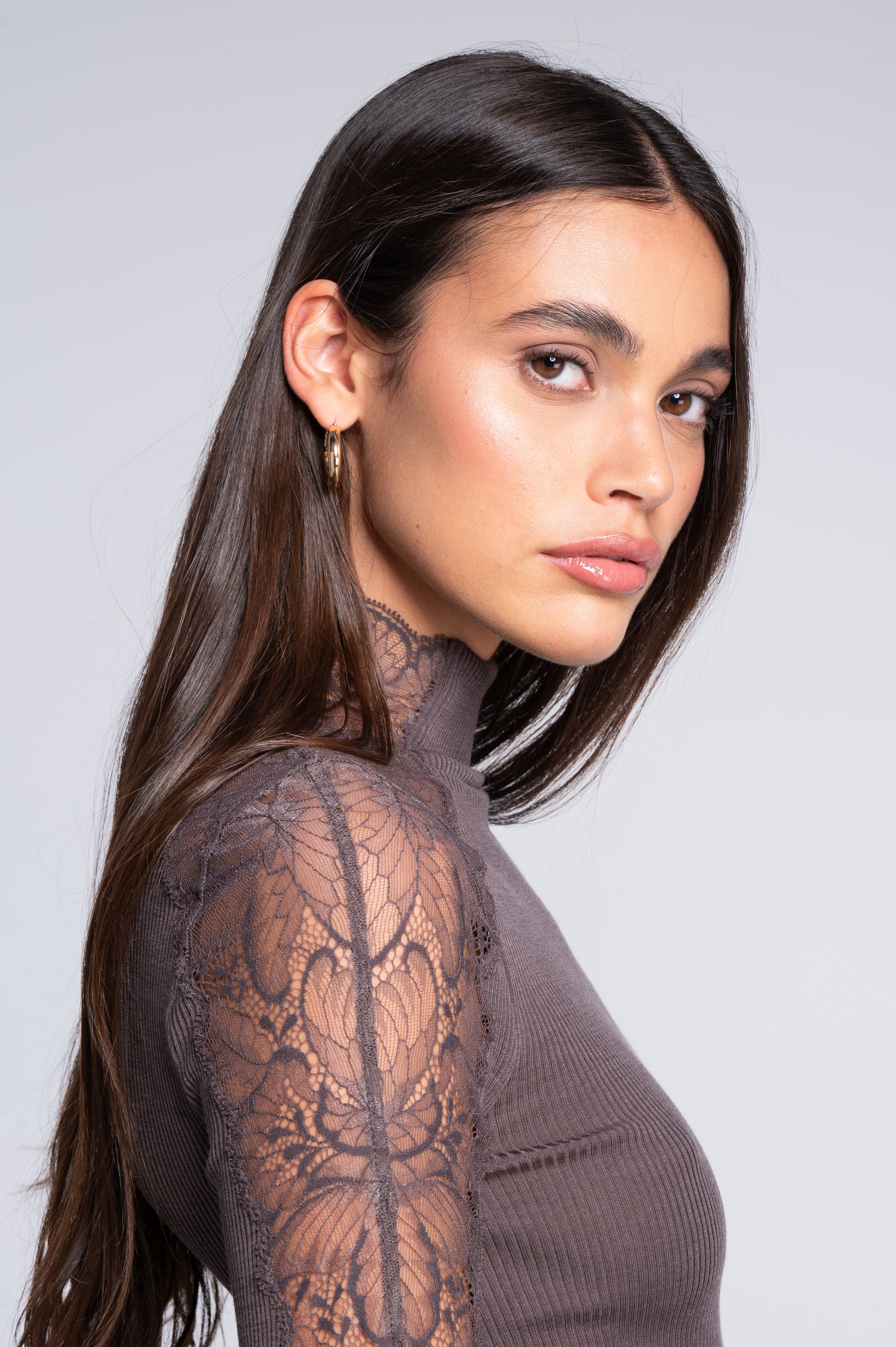 Wool and silk long sleeves mock neck shirt with Leavers lace insert 7613