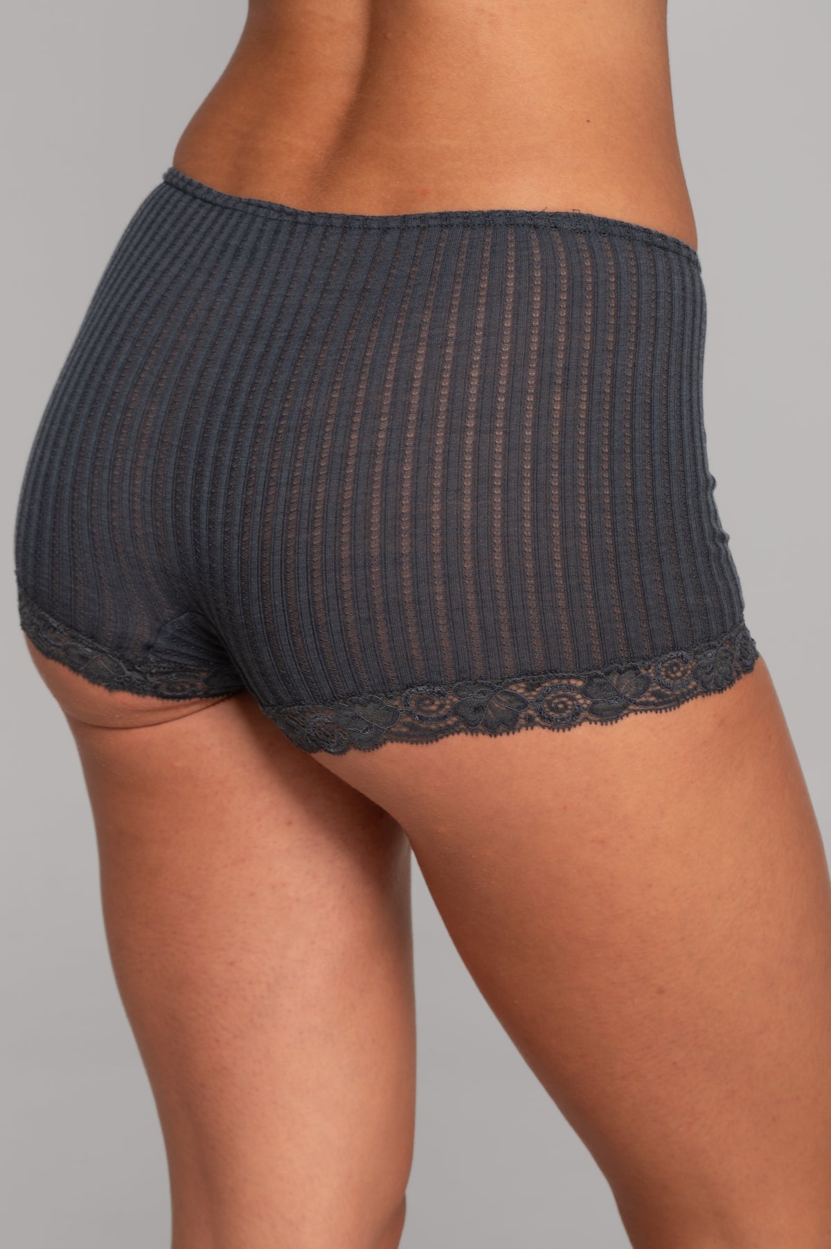 Mid-rise panties in ajouré wool and silk with Leavers lace 7645