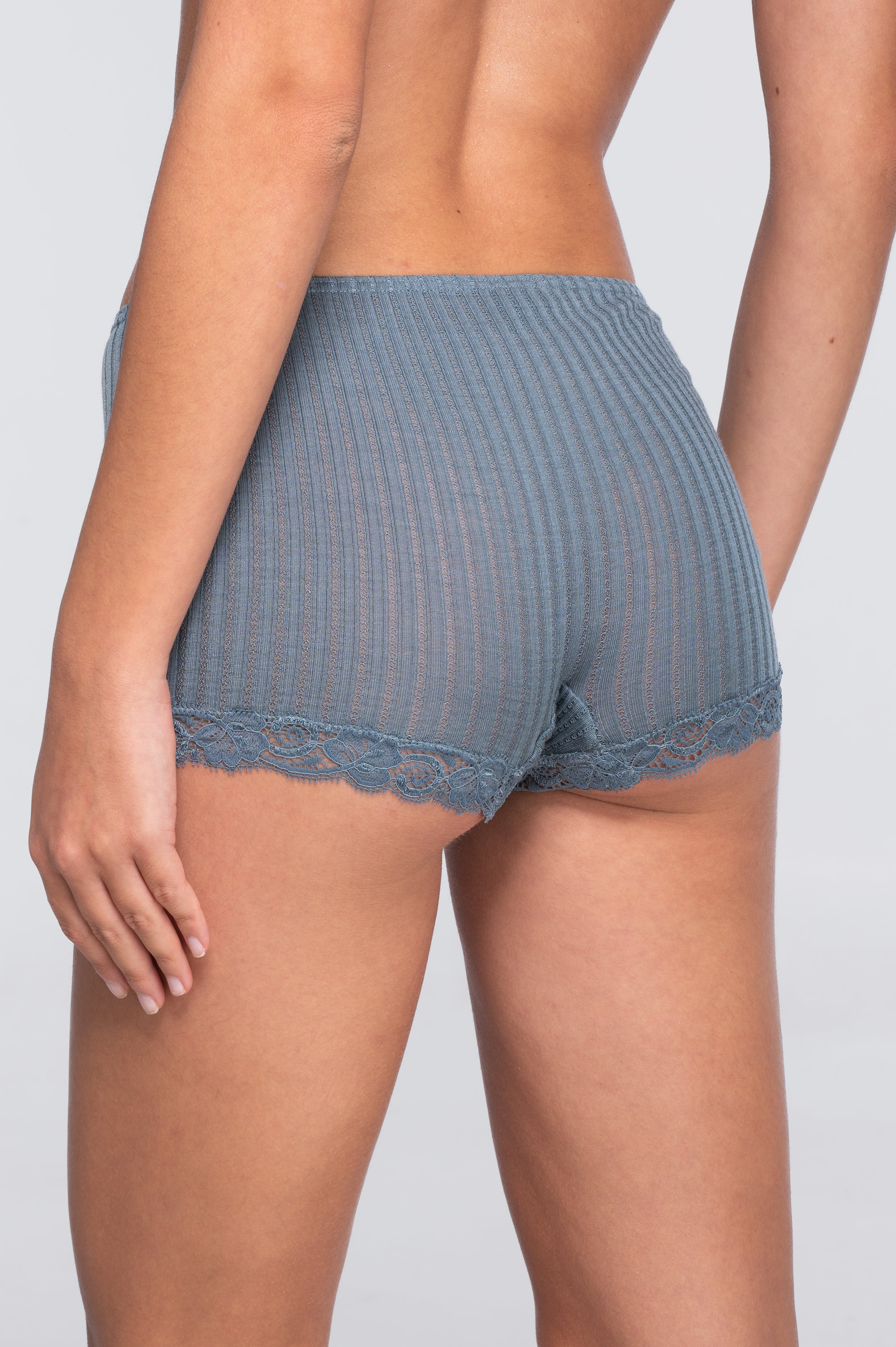 Culotte à taille moyenne en laine et soie ajourée avec dentelle Leavers 7645