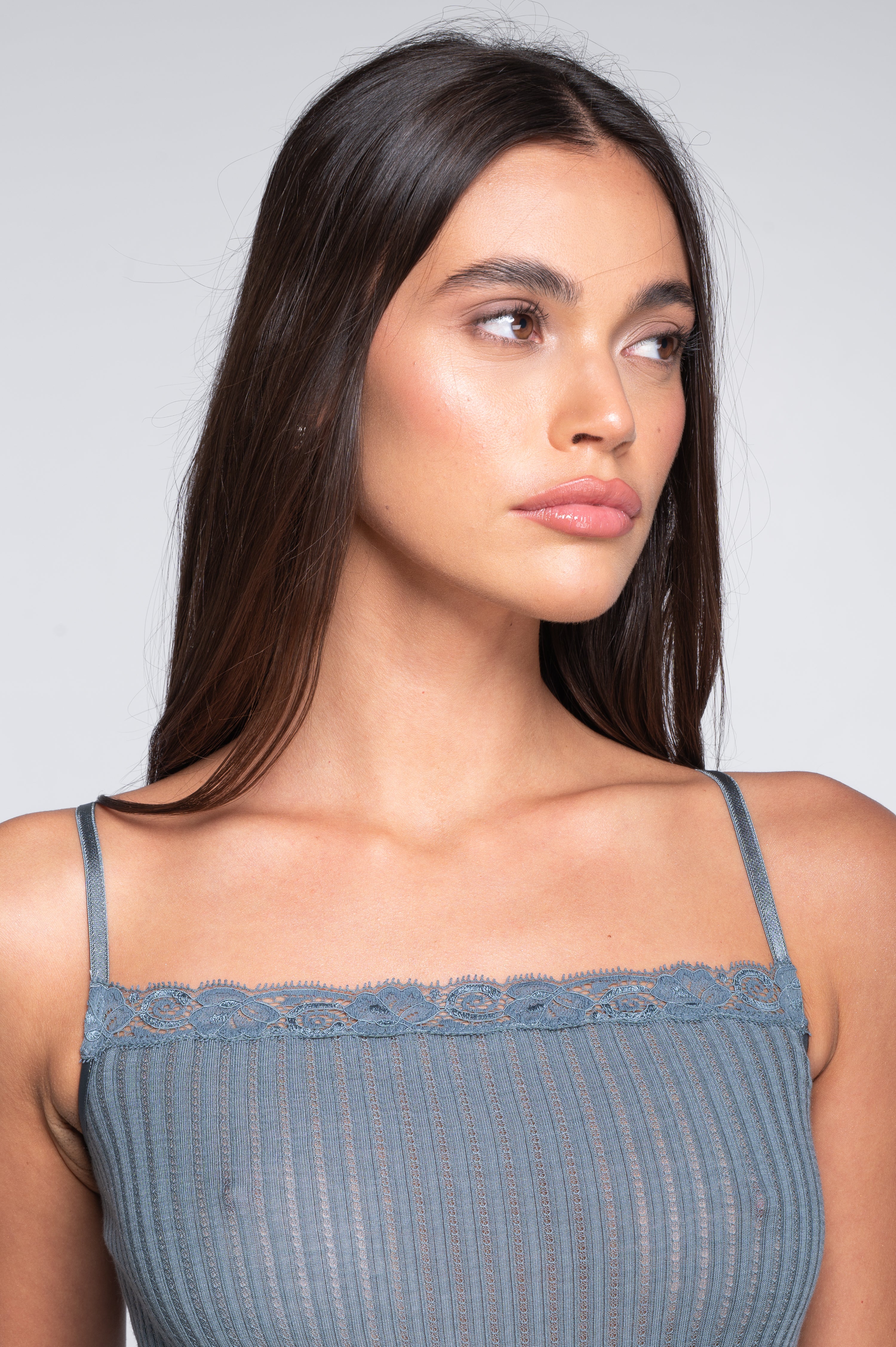 Straight neckline camisole top  in ajouré wool and silk with Leavers lace 7646