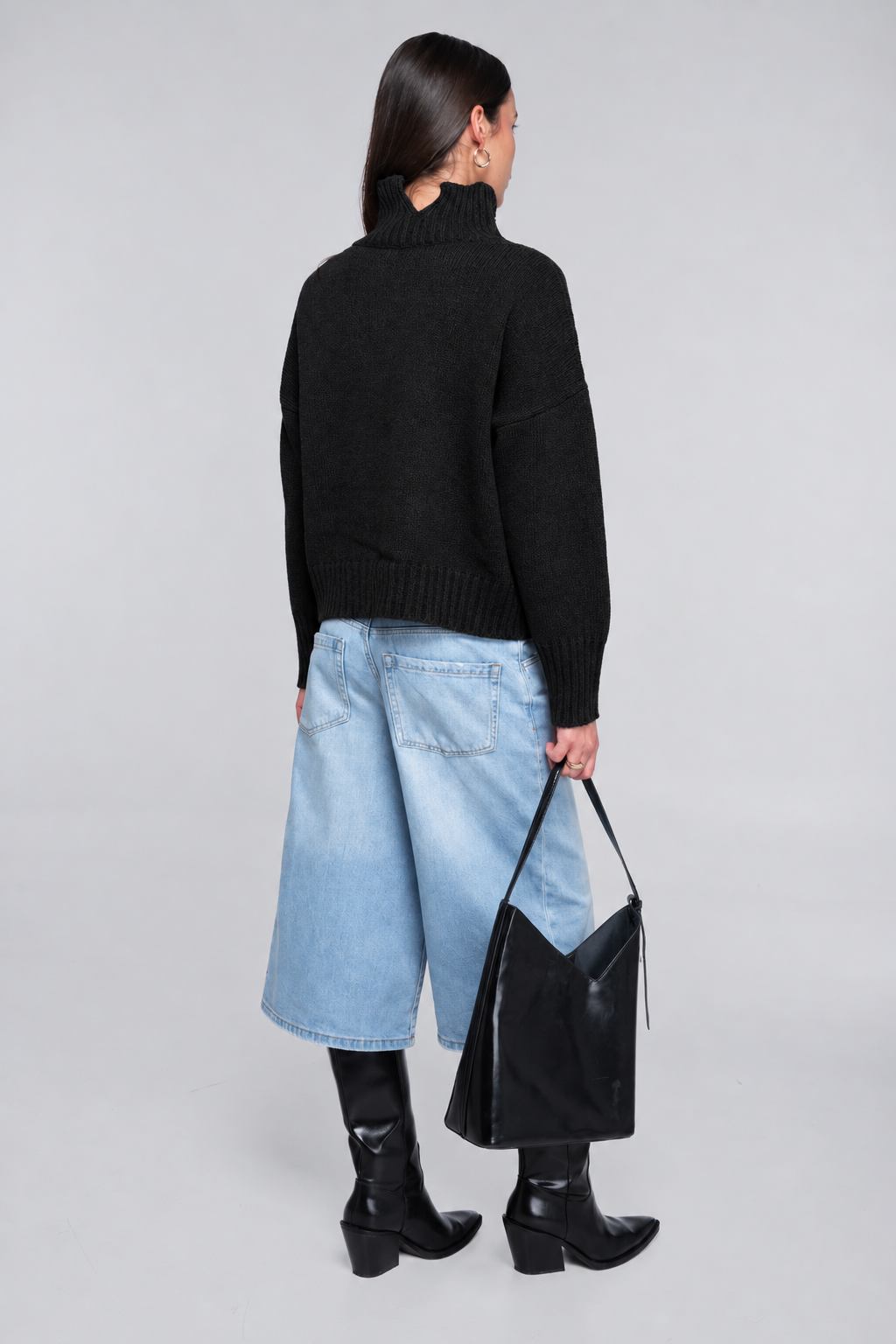 Maglione in lana cardata con collo alto 7671