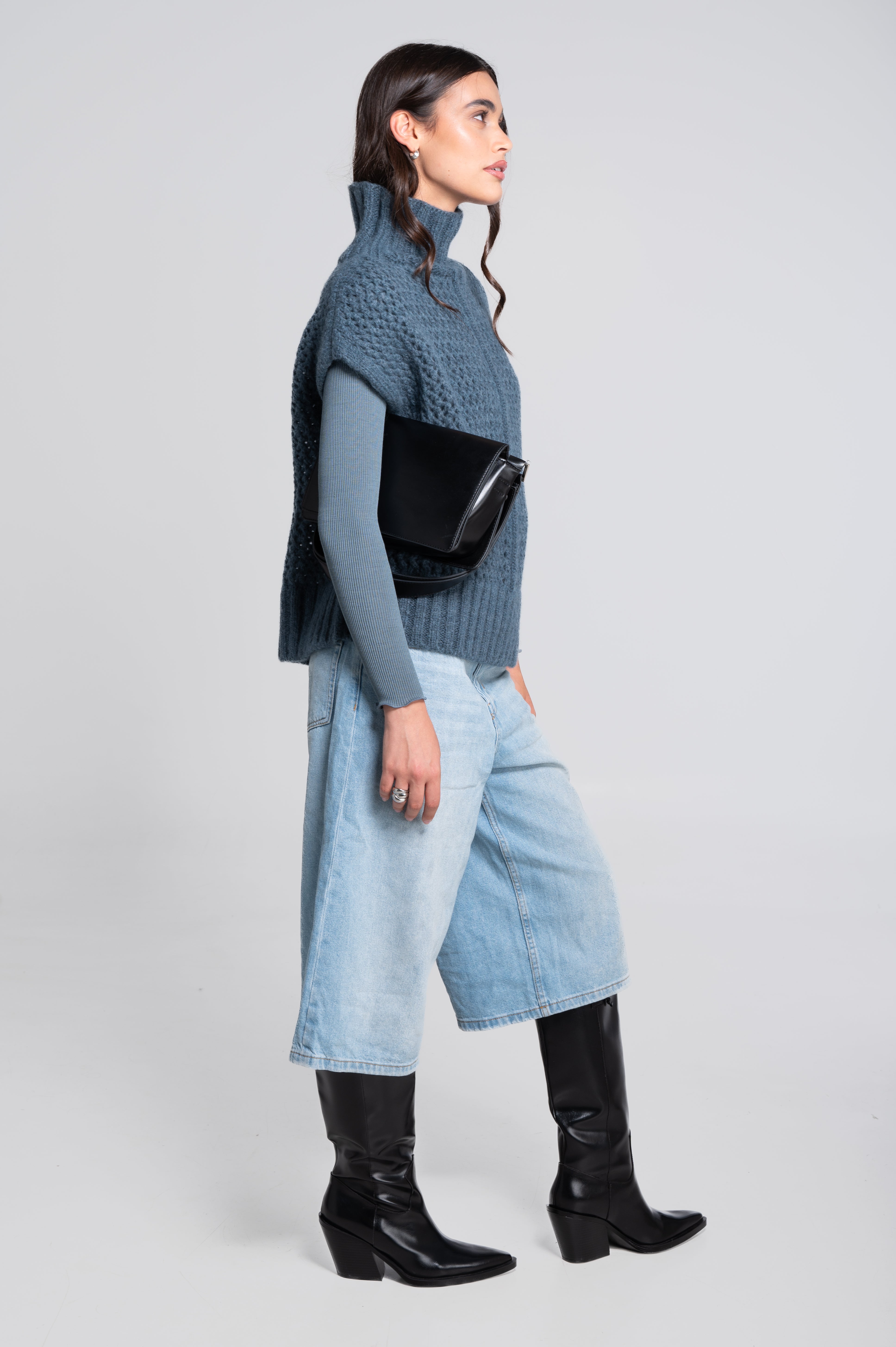 Mock neck vest in alpaca blend with openwork texture 7681