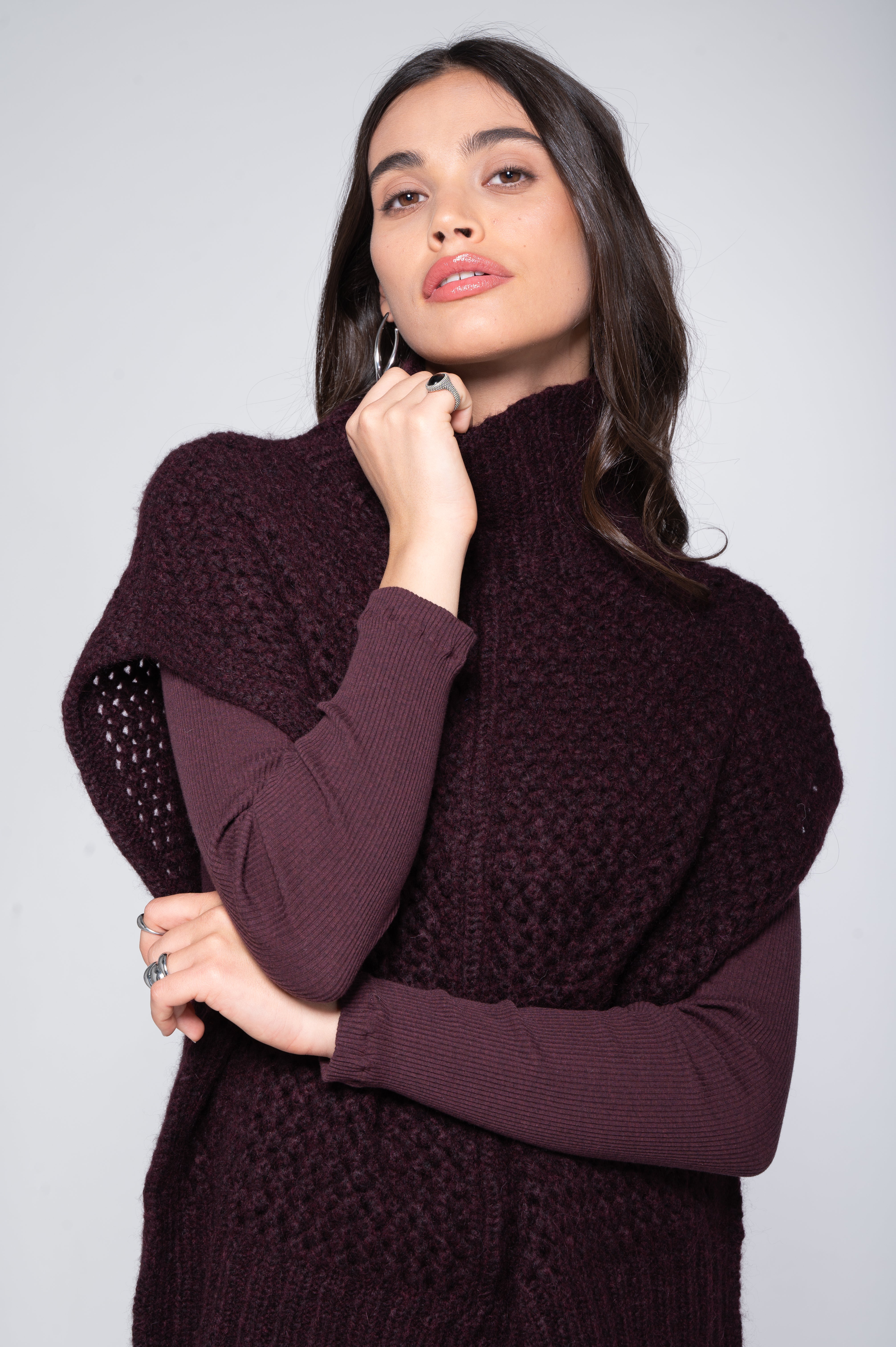 Mock neck vest in alpaca blend with openwork texture 7681