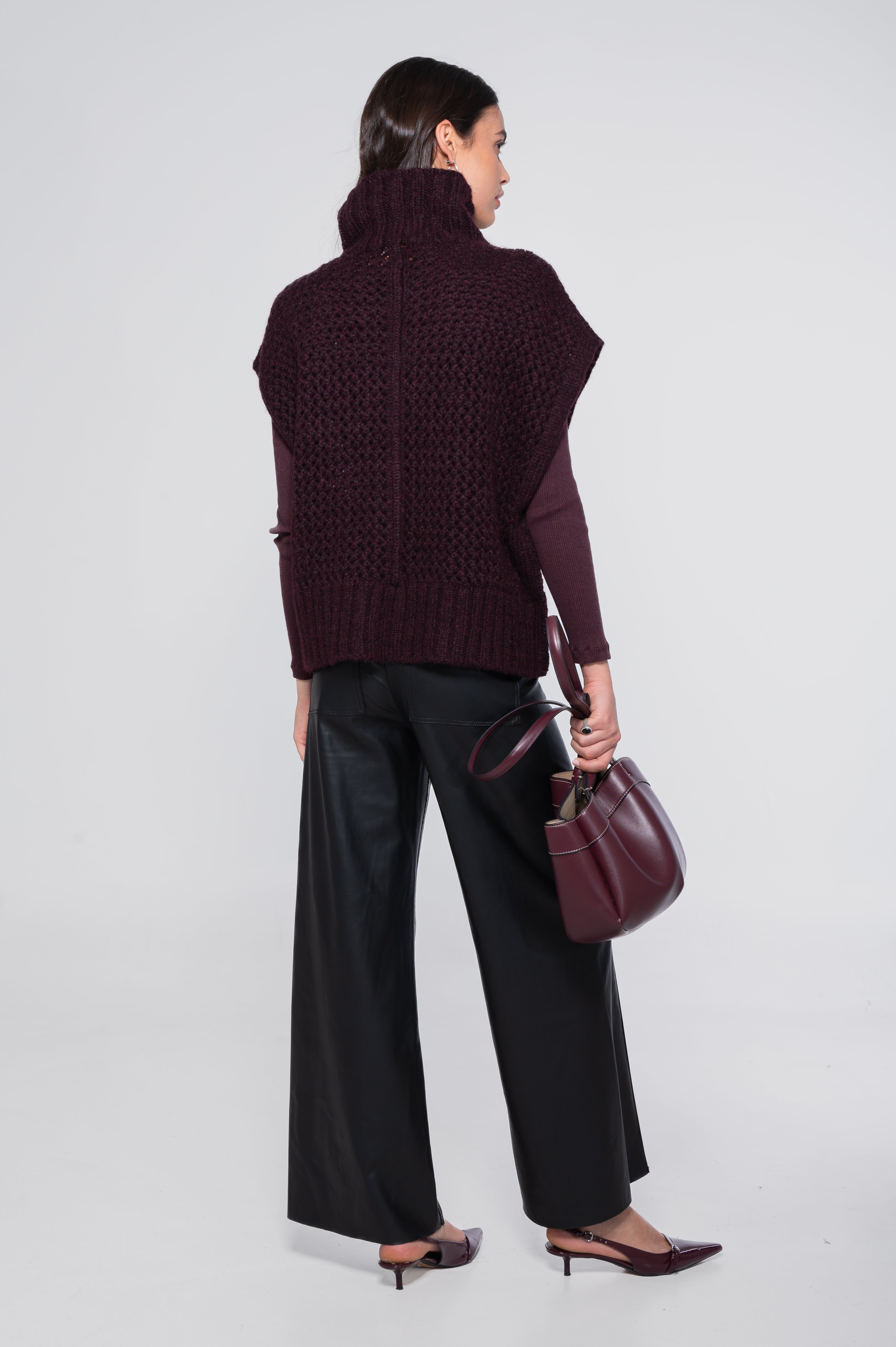 Mock neck vest in alpaca blend with openwork texture 7681