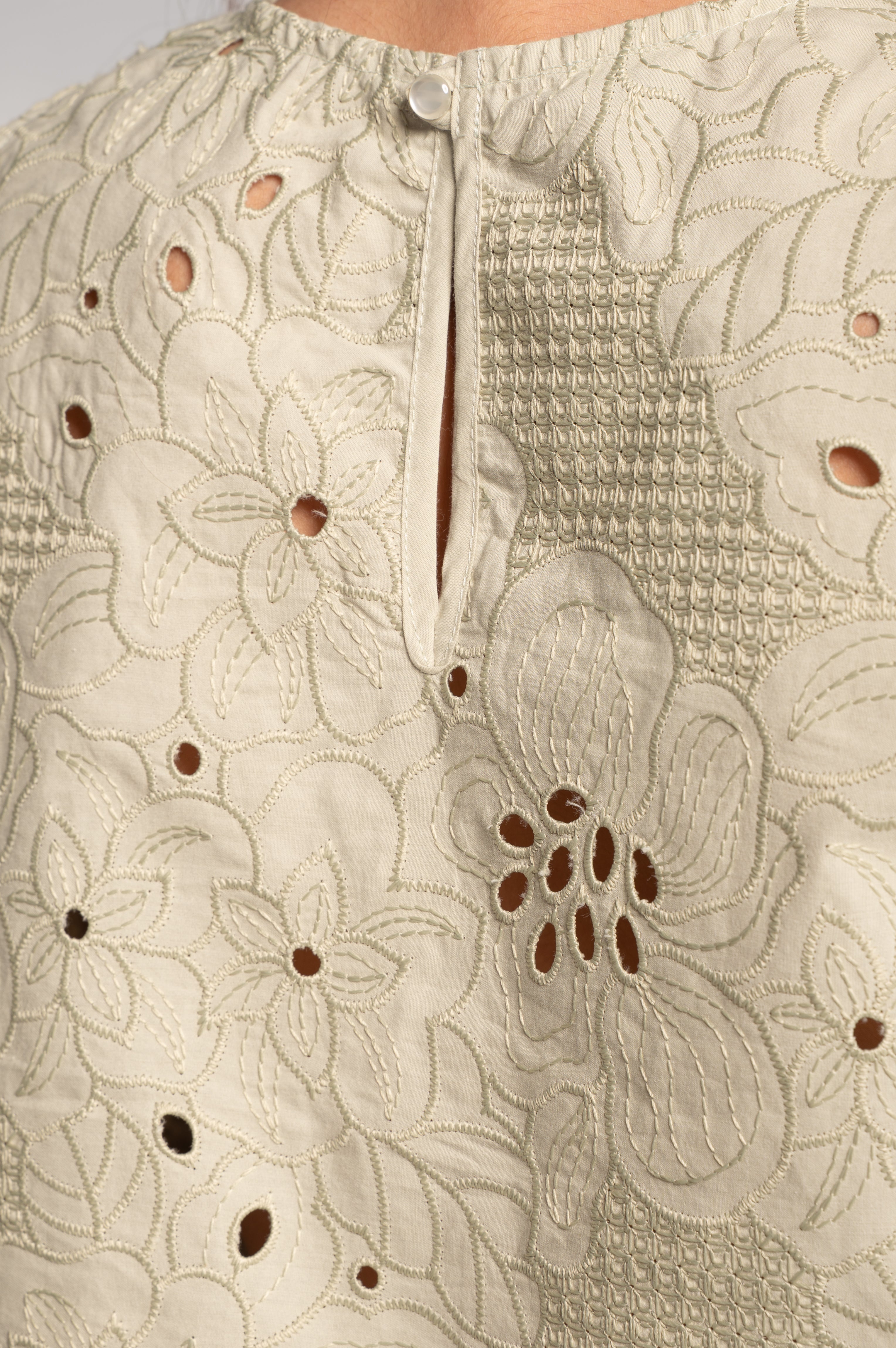 Broderie anglaise sleeveless cropped top 7713