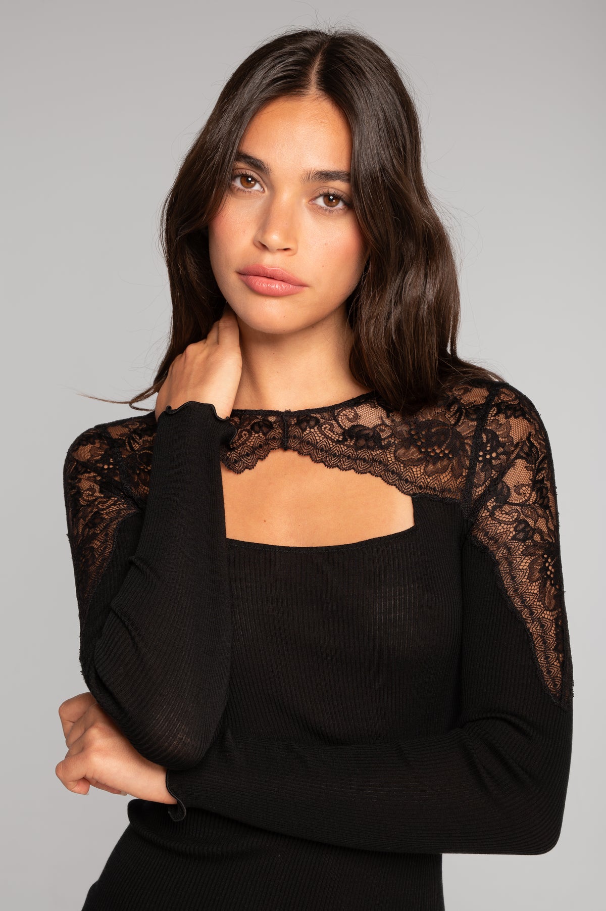 Wool and silk long sleeves roundneck shirt with Leavers lace insert 7803