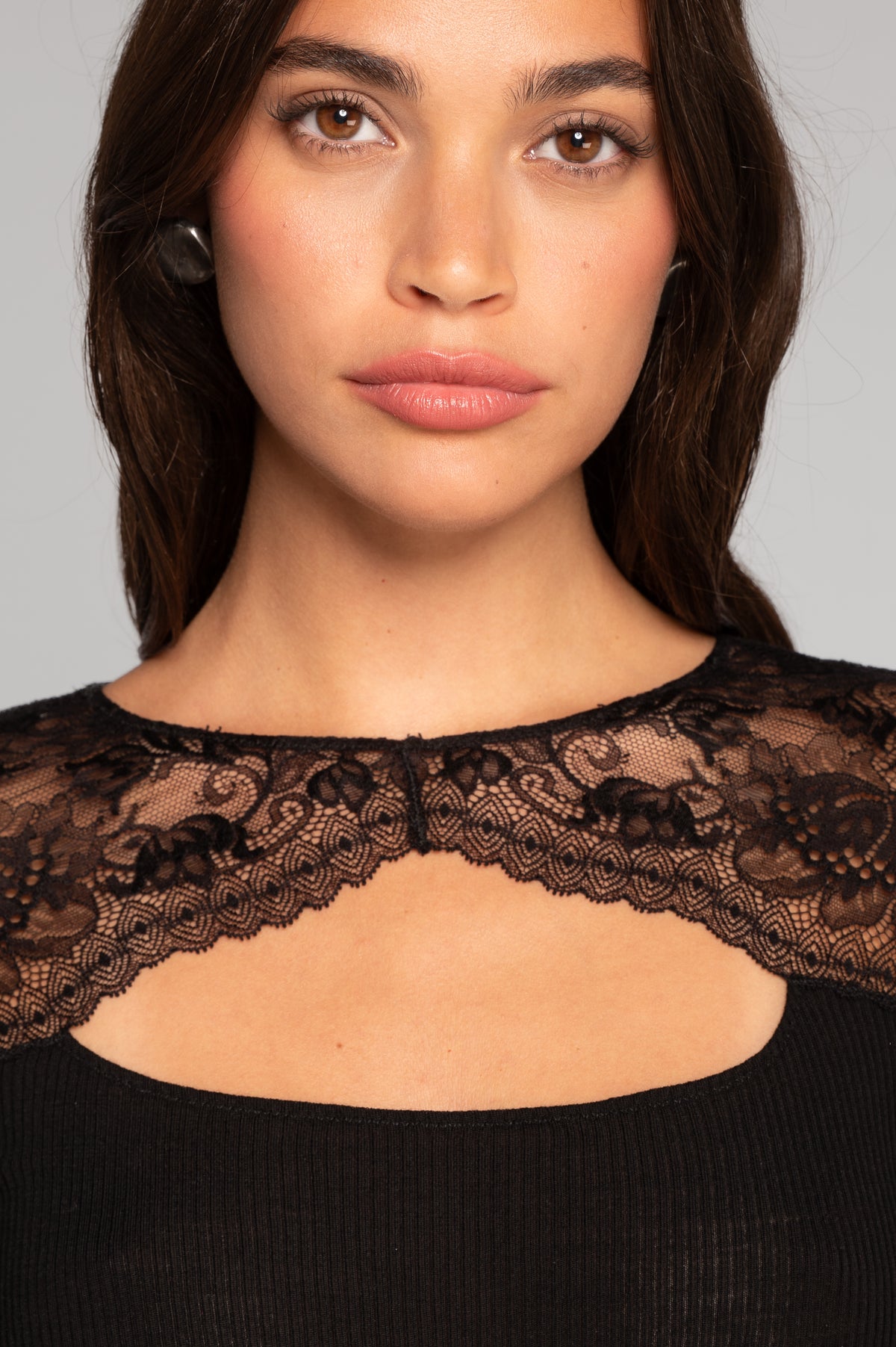 Wool and silk long sleeves roundneck shirt with Leavers lace insert 7803